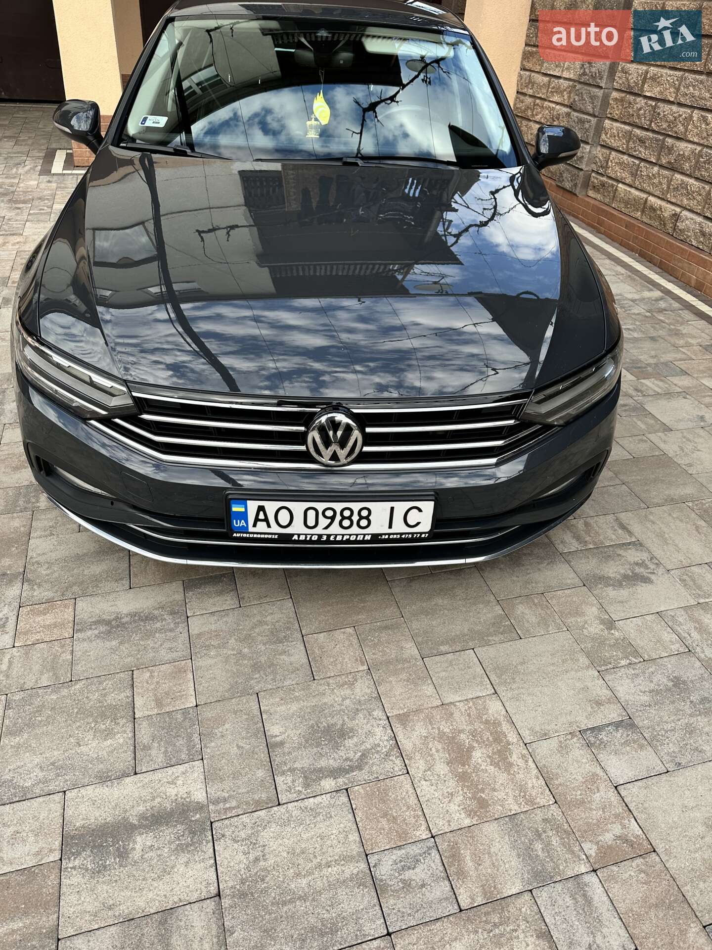 Volkswagen Passat 2020 VIN WVWZZZ3CZLE114410 фото оголошення 4 з 11
