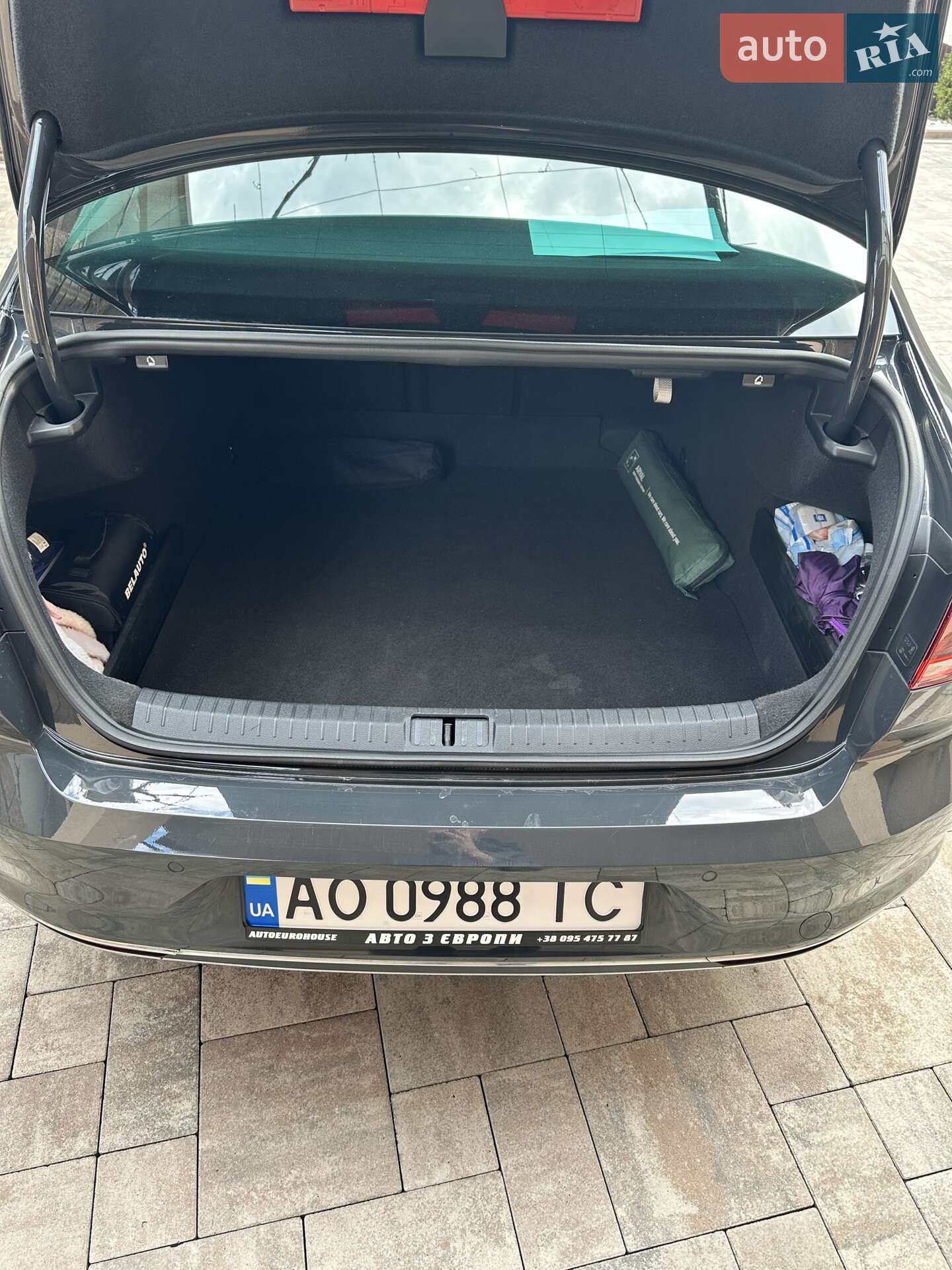 Volkswagen Passat 2020 VIN WVWZZZ3CZLE114410 фото оголошення 7 з 11