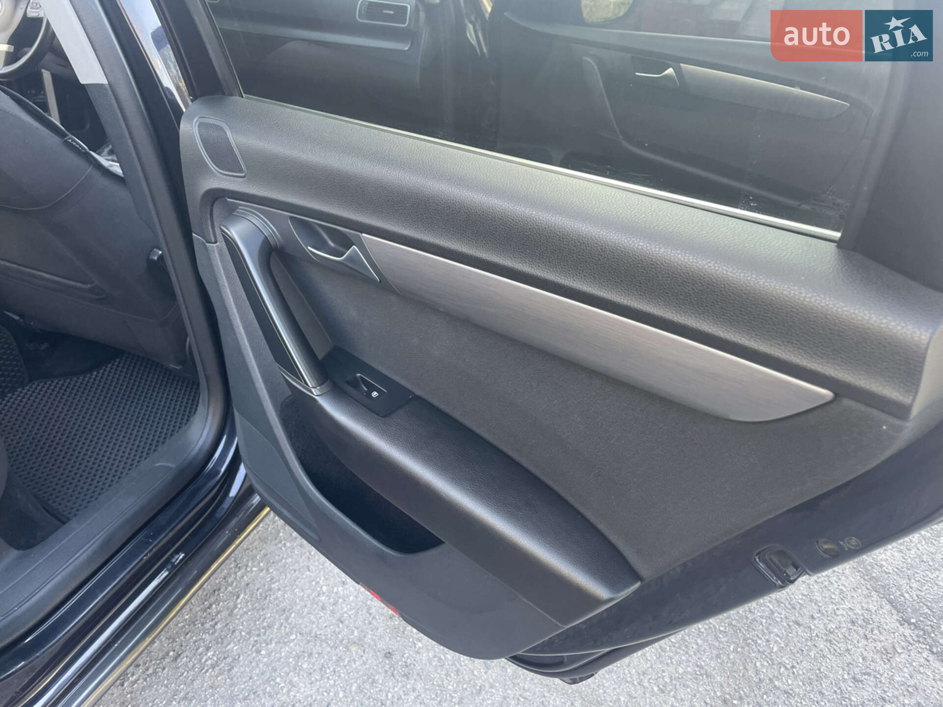 Volkswagen Passat 2011 VIN WVWZZZ3CZCE074561 фото оголошення 24 з 29