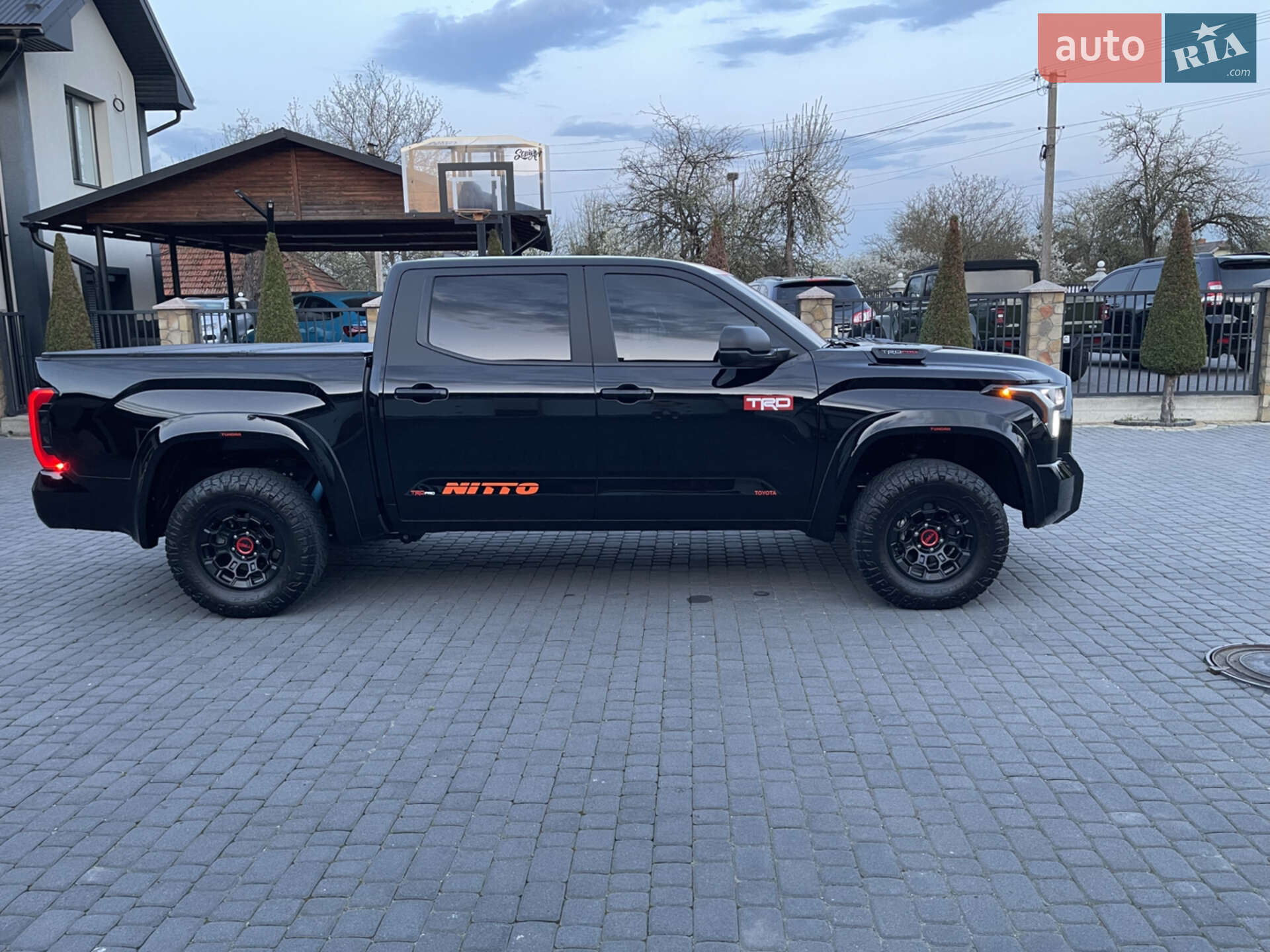 Toyota Tundra 2022 VIN 5TFLA5DB6NX053142 фото оголошення 2 з 31