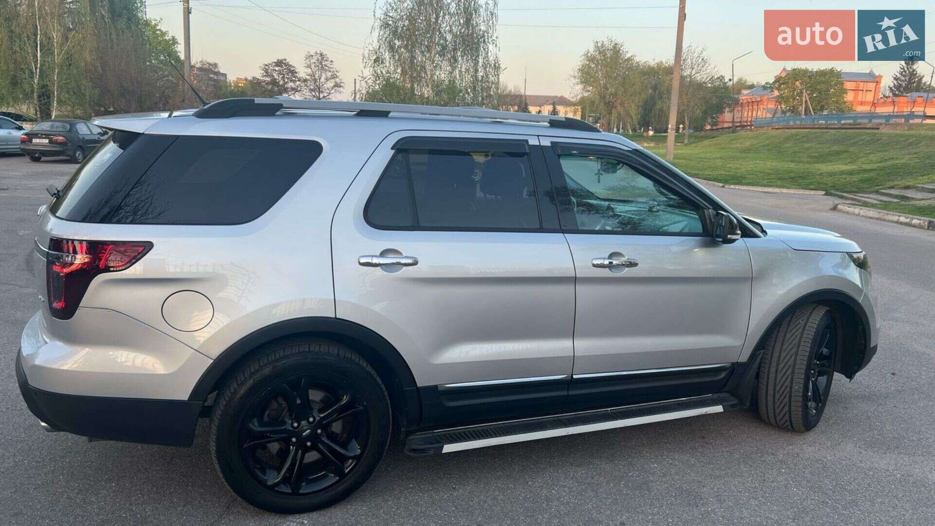 Ford Explorer 2013 VIN 1FM5K8F81EGA20408 фото оголошення 2 з 30