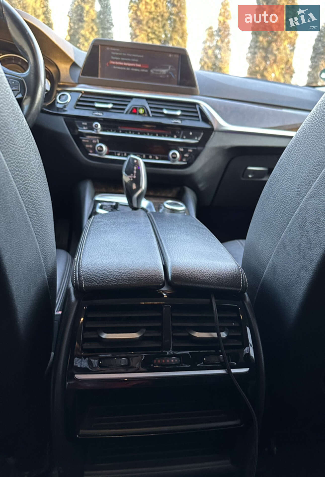 BMW 5 Series 2018 VIN WBAJA91010B304962 фото оголошення 12 з 15