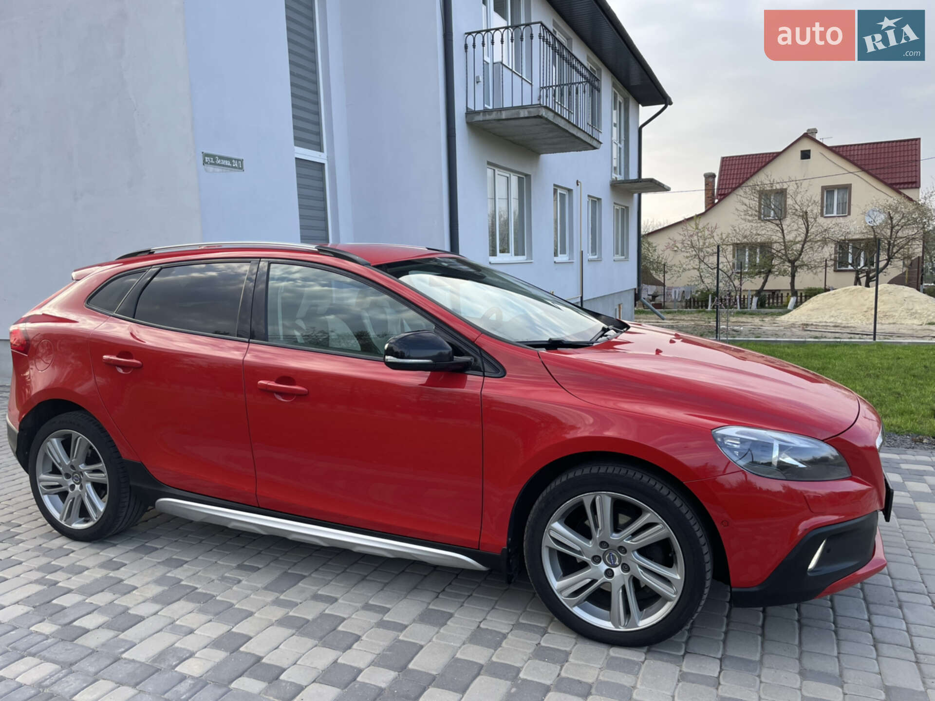 Volvo V40 Cross Country 2013 VIN YV1MZ8451D2002645 фото оголошення 2 з 44