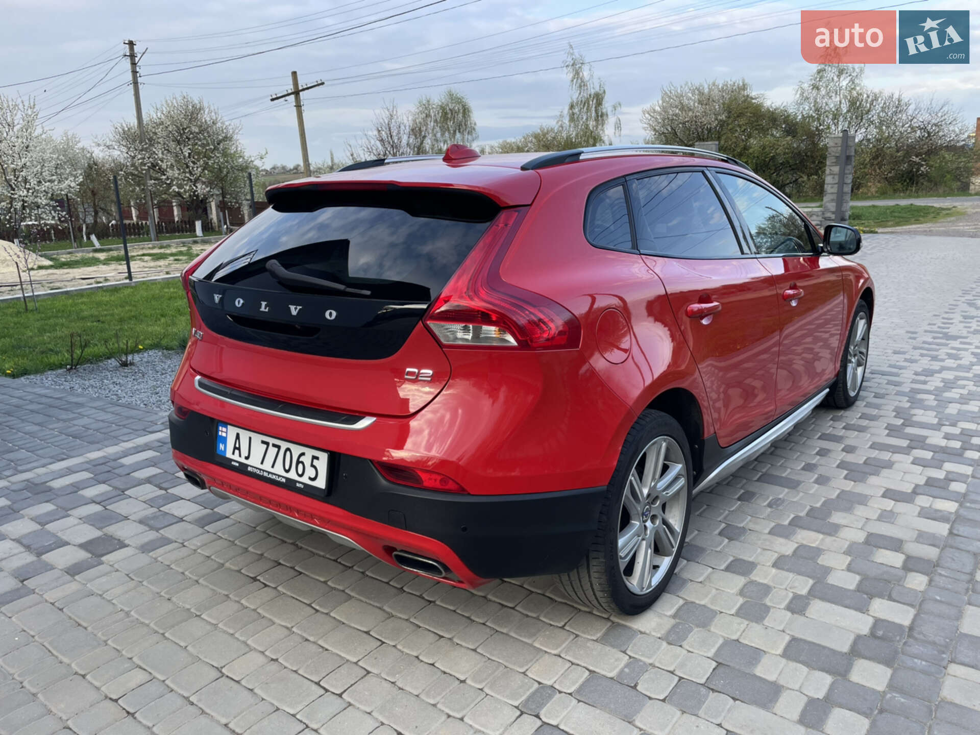 Volvo V40 Cross Country 2013 VIN YV1MZ8451D2002645 фото оголошення 5 з 44