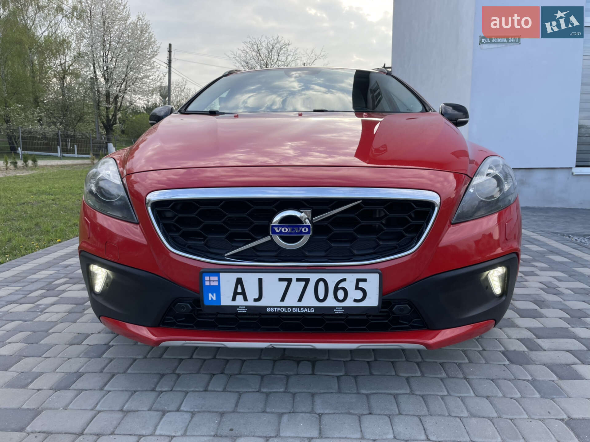 Volvo V40 Cross Country 2013 VIN YV1MZ8451D2002645 фото оголошення 13 з 44