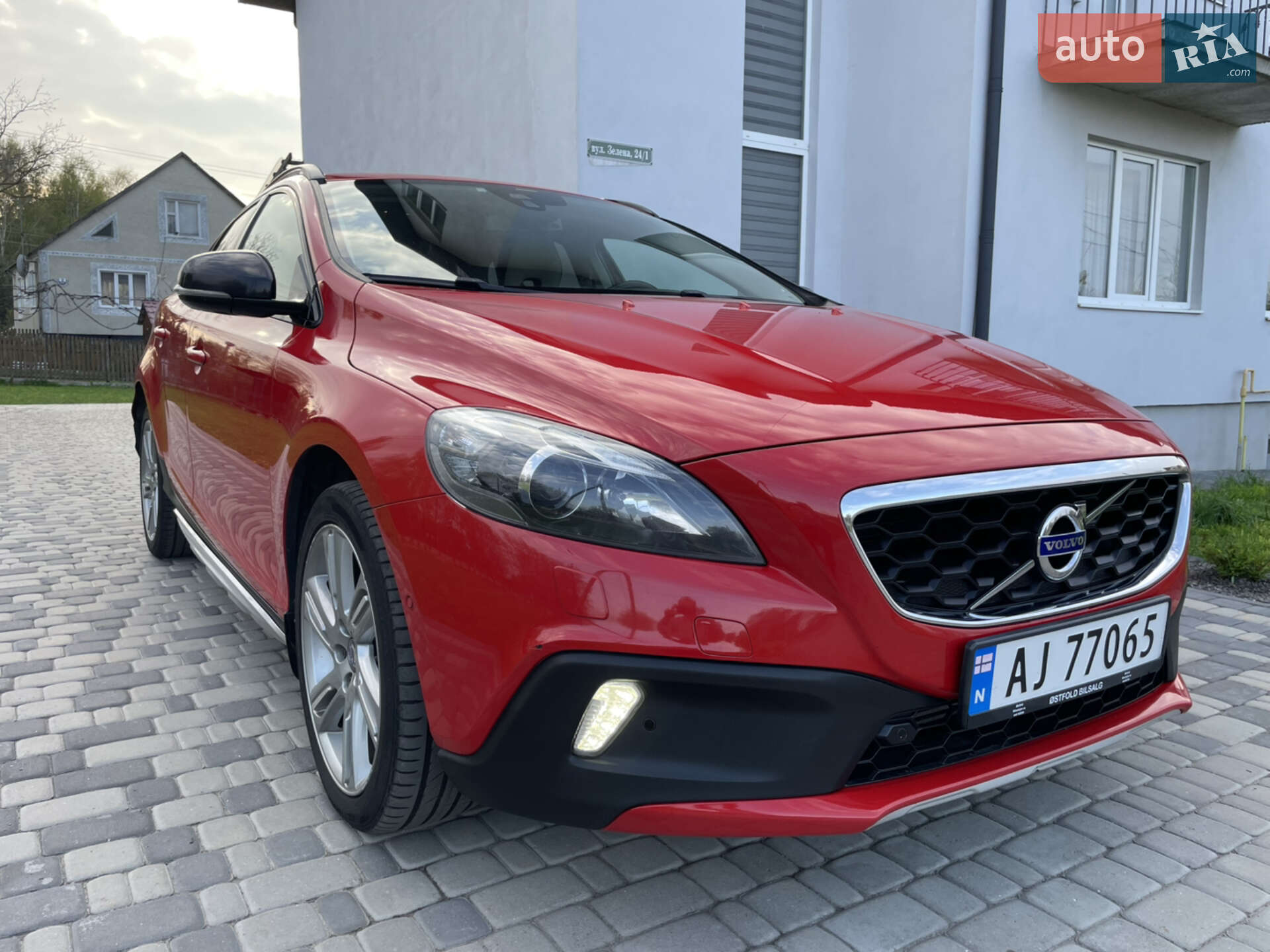 Volvo V40 Cross Country 2013 VIN YV1MZ8451D2002645 фото оголошення 14 з 44