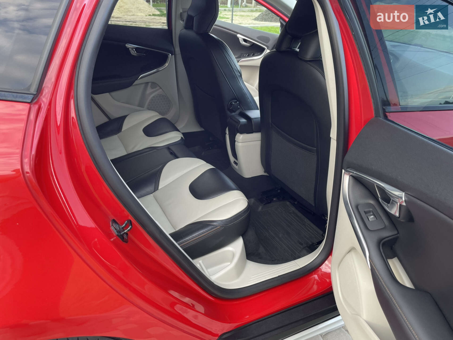 Volvo V40 Cross Country 2013 VIN YV1MZ8451D2002645 фото оголошення 24 з 44
