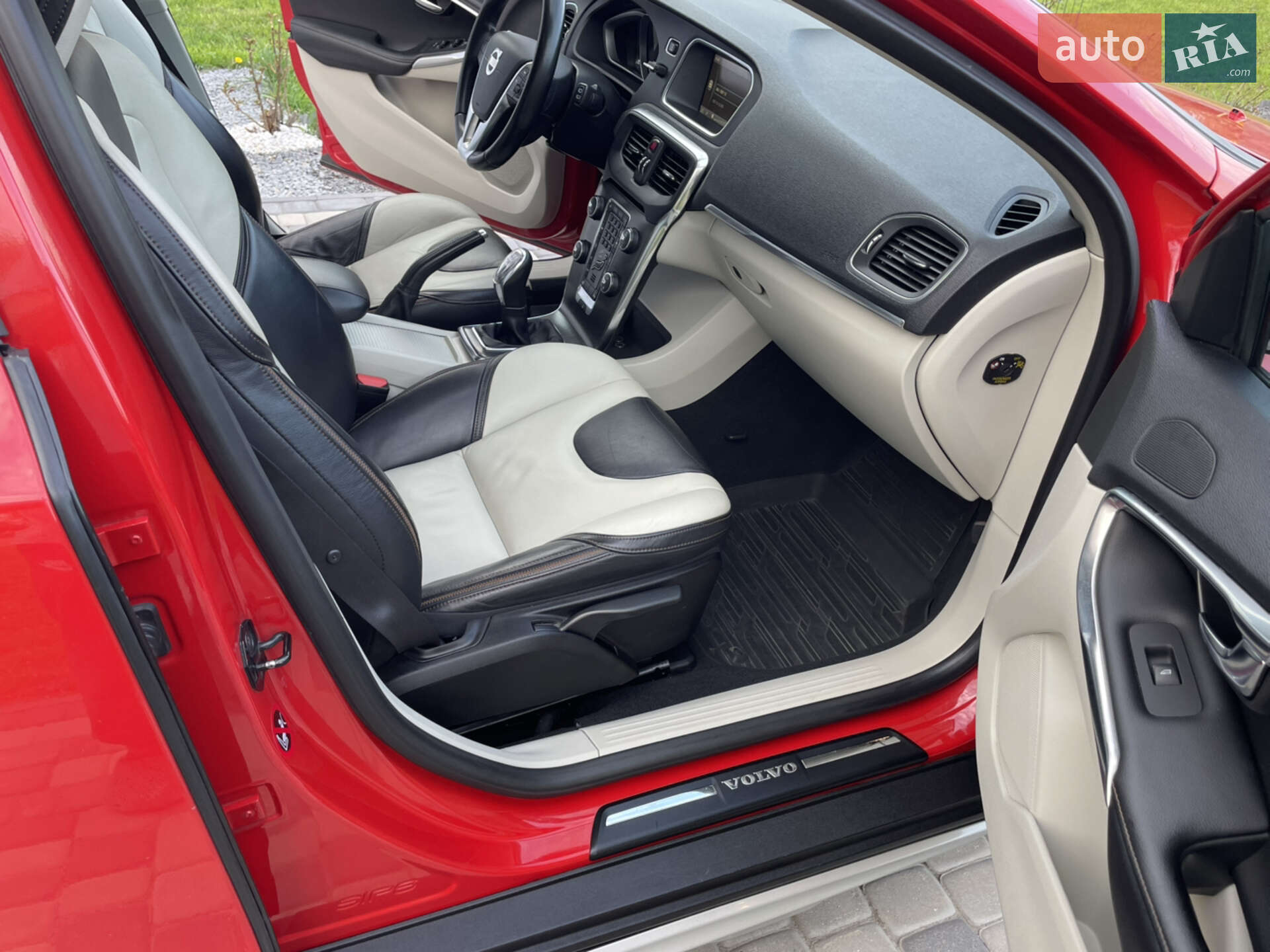 Volvo V40 Cross Country 2013 VIN YV1MZ8451D2002645 фото оголошення 27 з 44