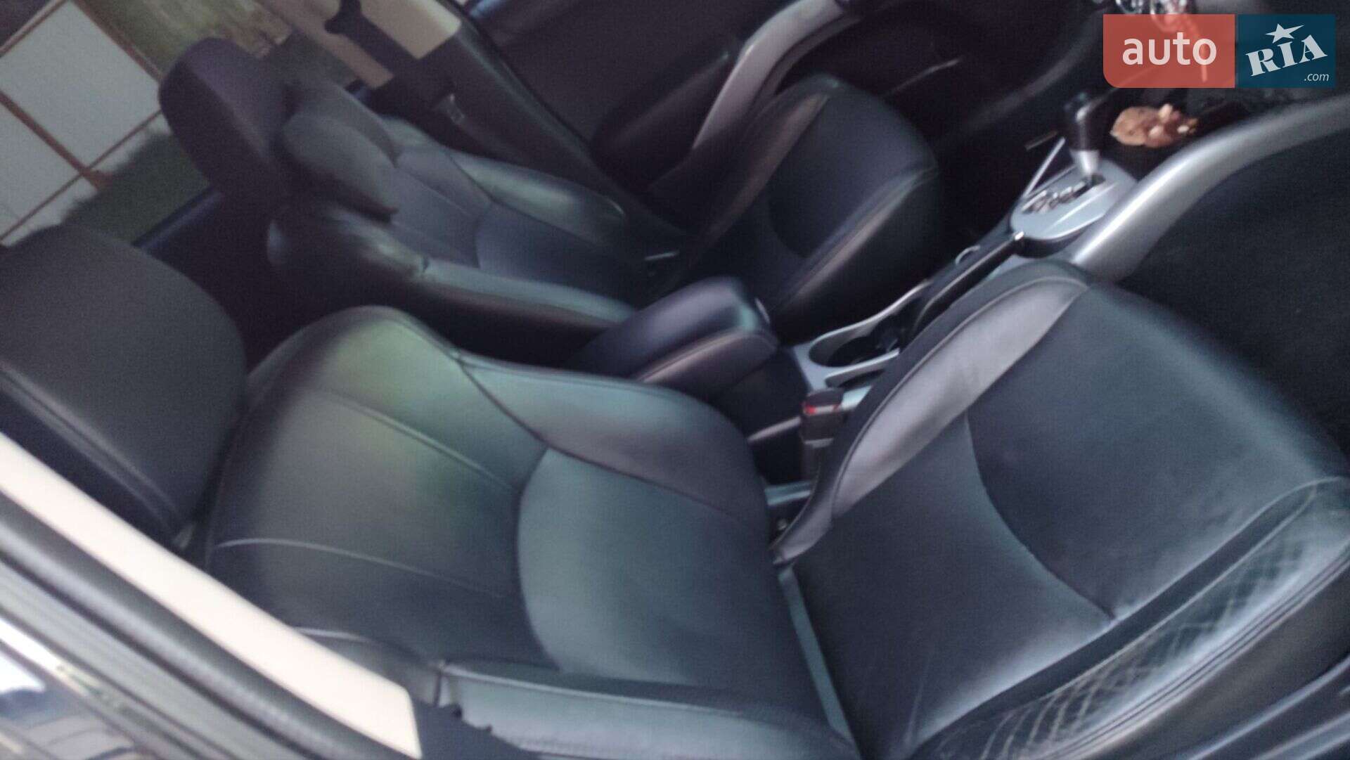 Mitsubishi Outlander XL 2012 VIN JA4JT5AX2DU012177 фото оголошення 11 з 33
