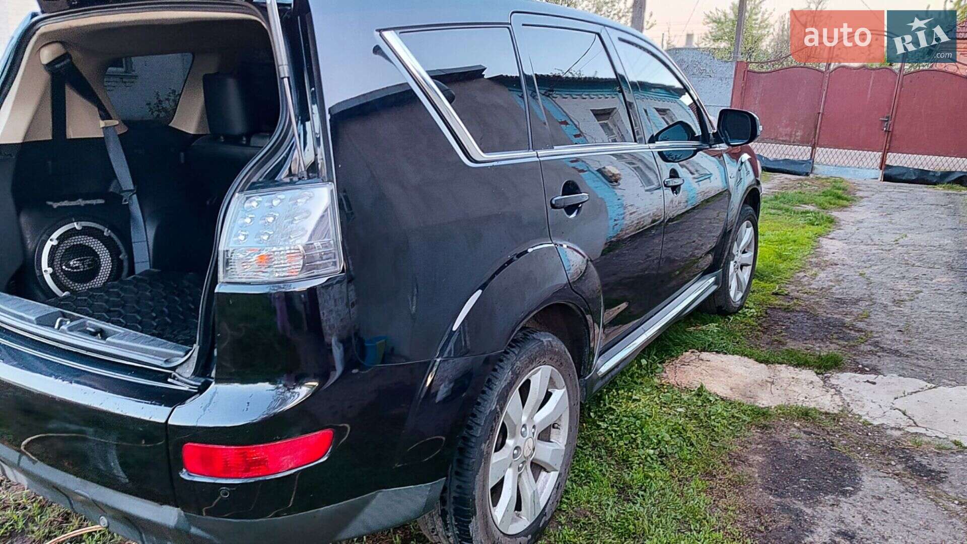 Mitsubishi Outlander XL 2012 VIN JA4JT5AX2DU012177 фото оголошення 6 з 33