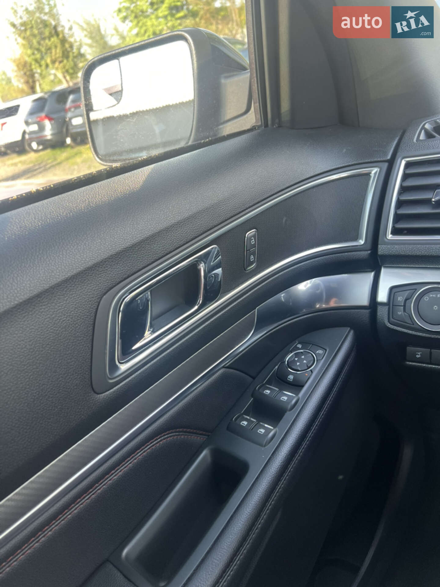 Ford Explorer 2018 VIN 1FM5K8GT6JGC64262 фото оголошення 19 з 29