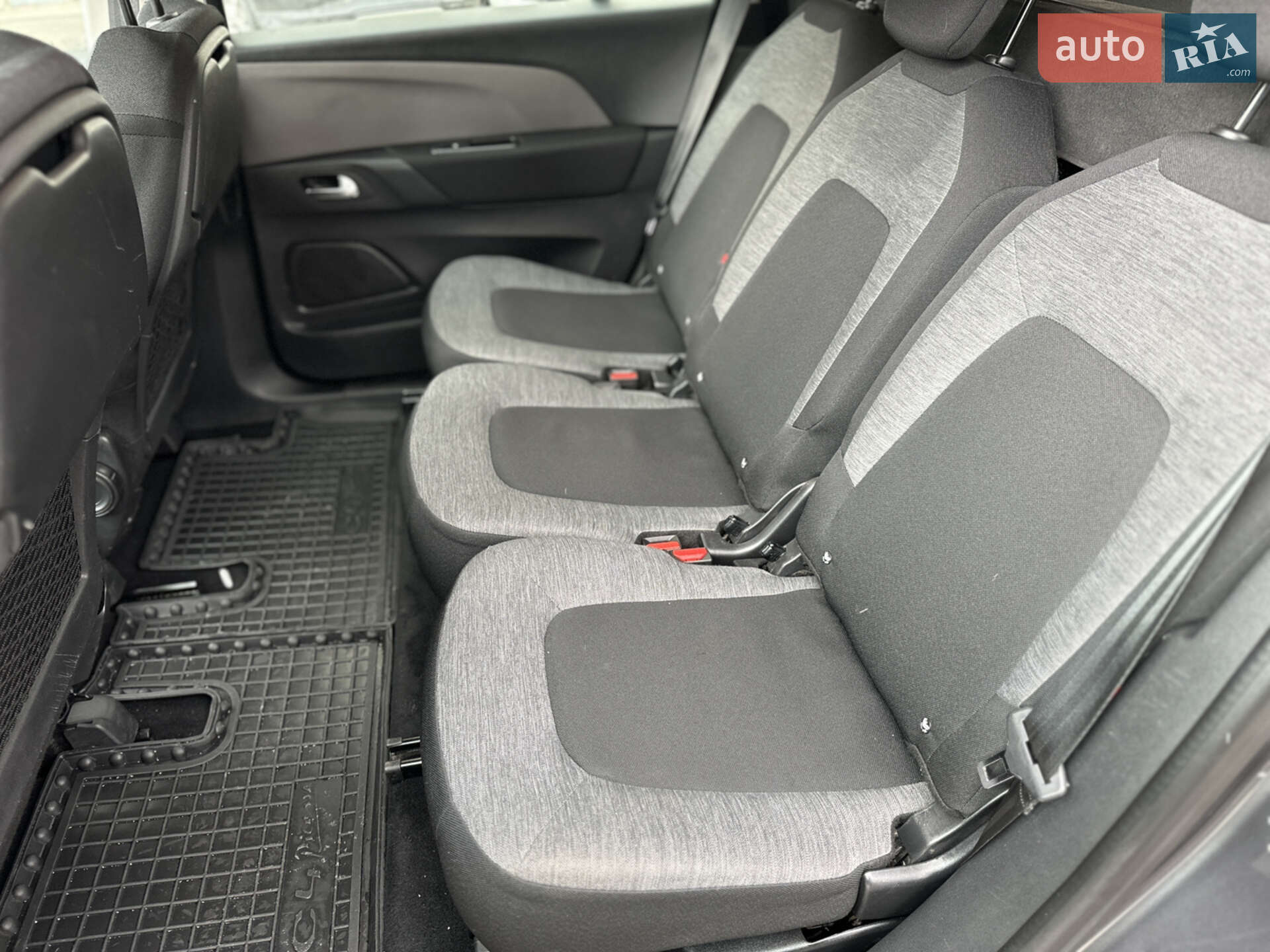 Citroen Grand C4 Picasso 2019 VIN VF73AYHZPKJ702263 фото оголошення 8 з 15
