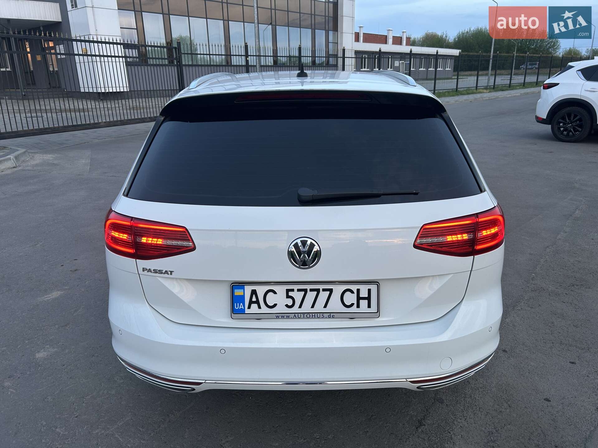 Volkswagen Passat 2018 VIN WVWZZZ3CZKE026334 фото оголошення 10 з 32