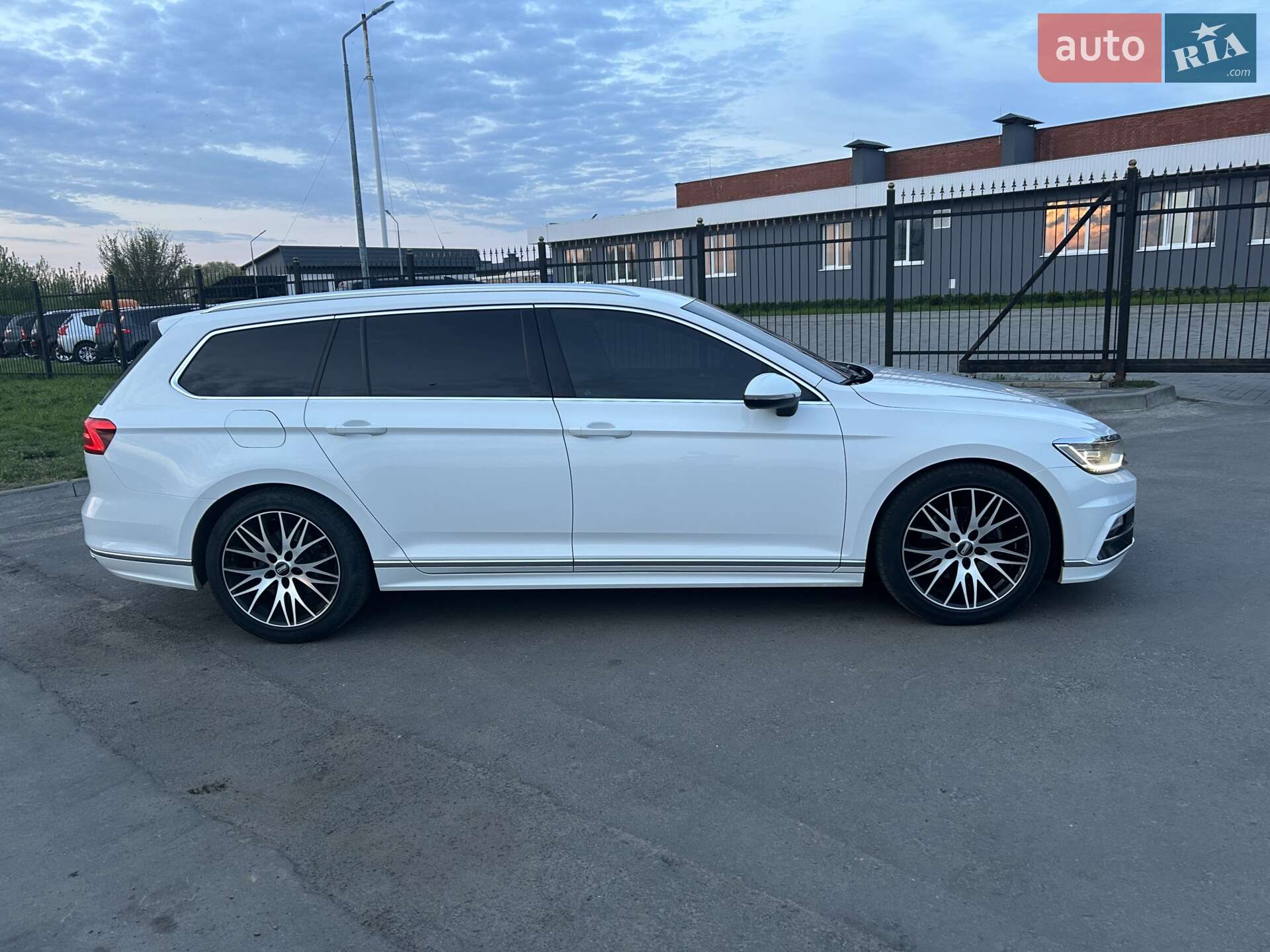 Volkswagen Passat 2018 VIN WVWZZZ3CZKE026334 фото оголошення 15 з 32