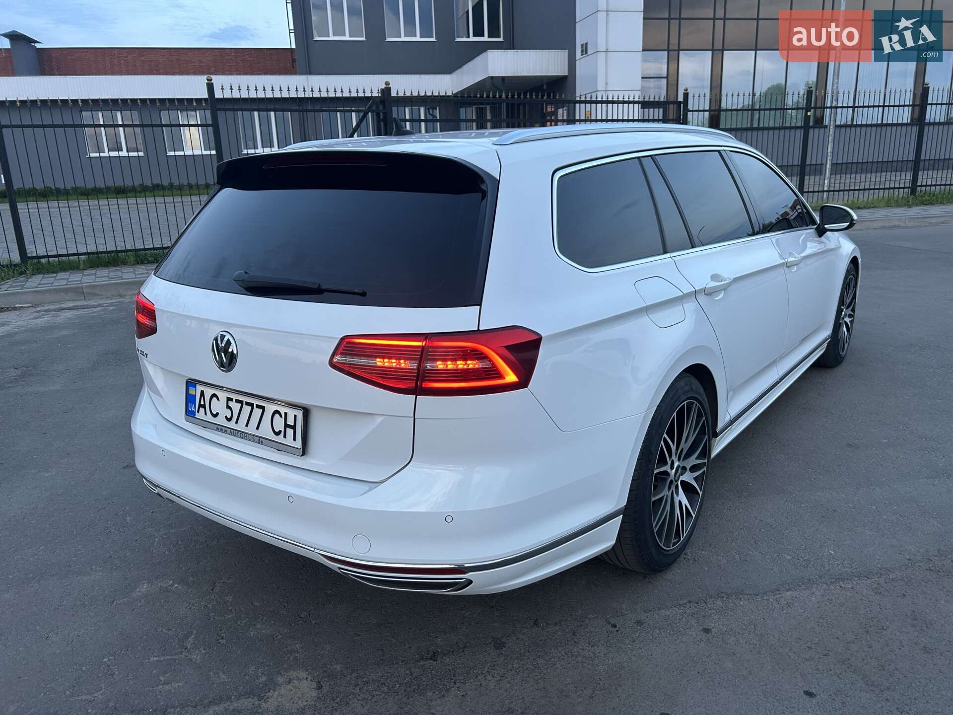Volkswagen Passat 2018 VIN WVWZZZ3CZKE026334 фото оголошення 16 з 32