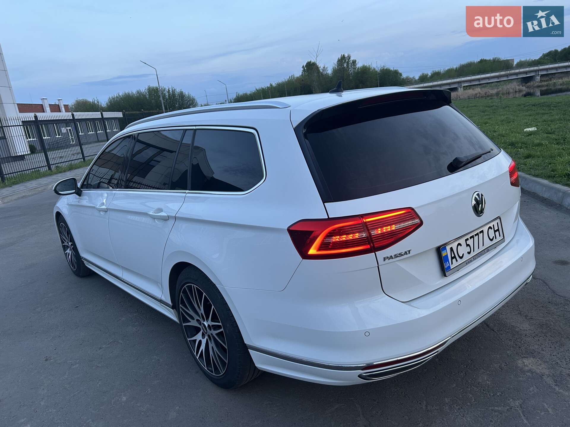 Volkswagen Passat 2018 VIN WVWZZZ3CZKE026334 фото оголошення 19 з 32