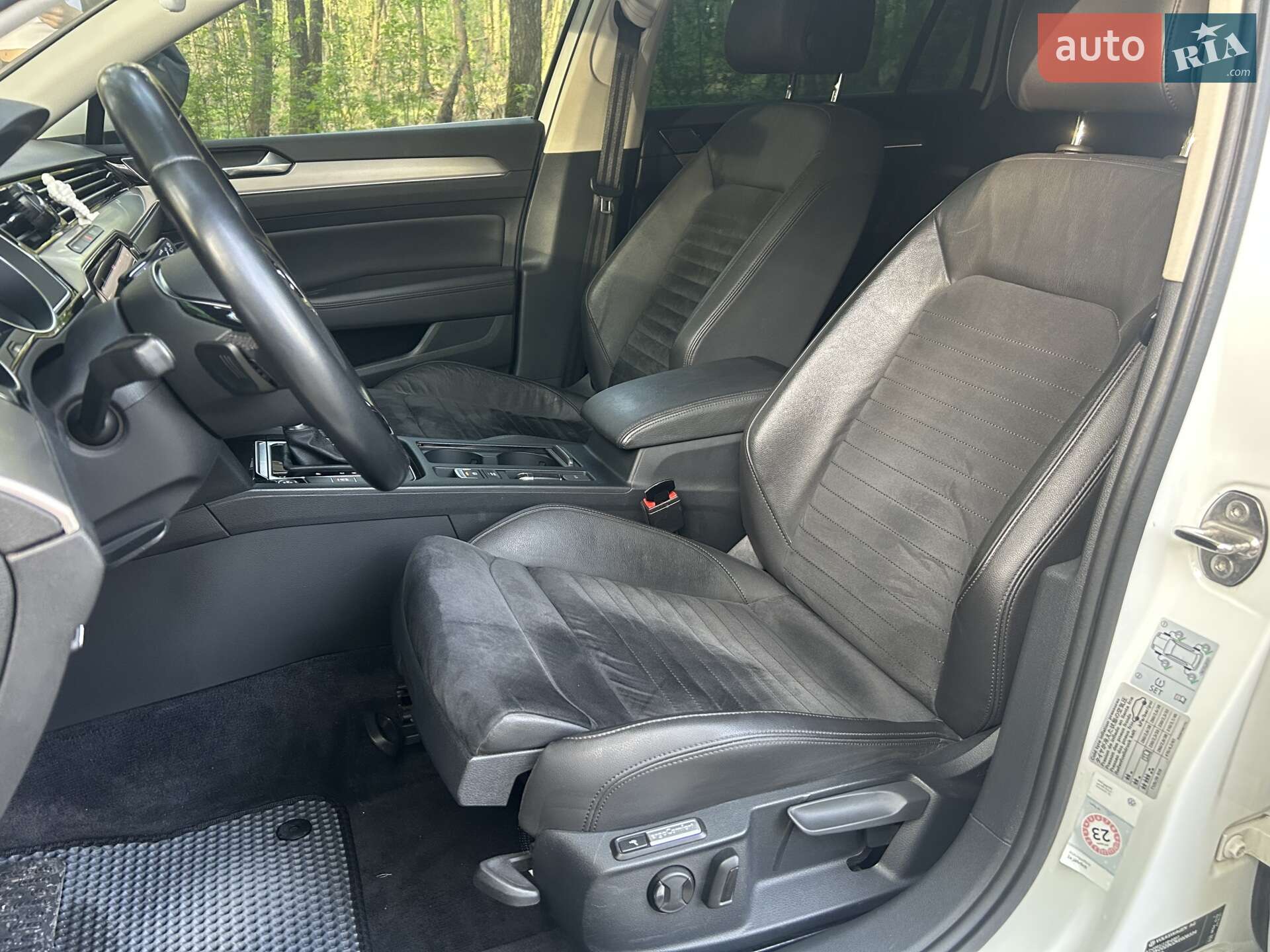 Volkswagen Passat 2018 VIN WVWZZZ3CZKE026334 фото оголошення 24 з 32