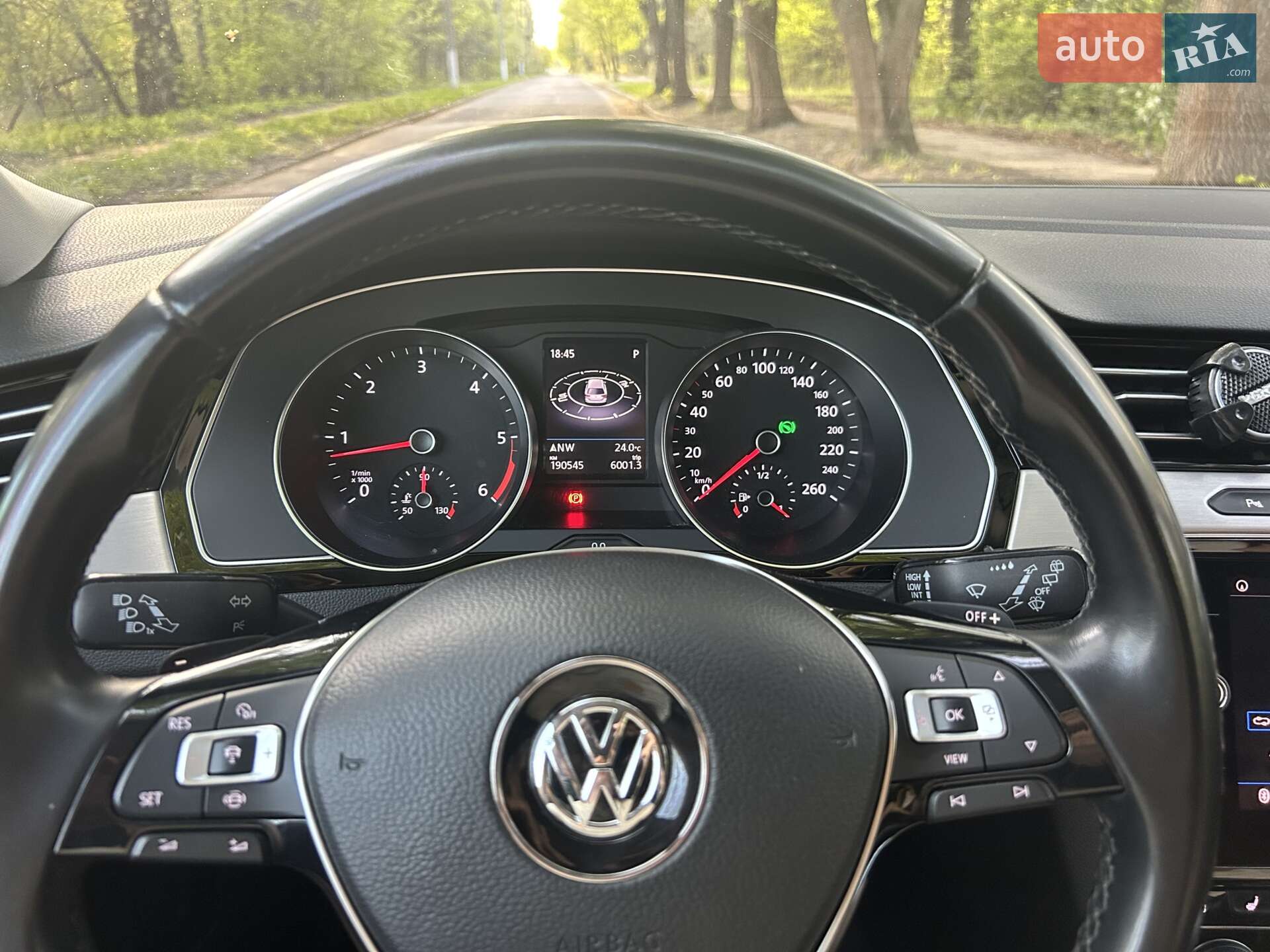 Volkswagen Passat 2018 VIN WVWZZZ3CZKE026334 фото оголошення 27 з 32