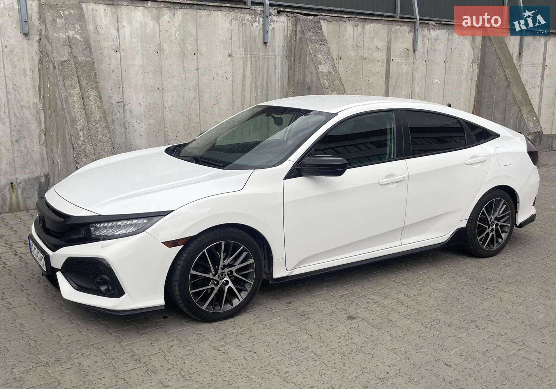 Honda Civic 2018 VIN 2HGFC2F50JH029139 фото оголошення 14 з 16