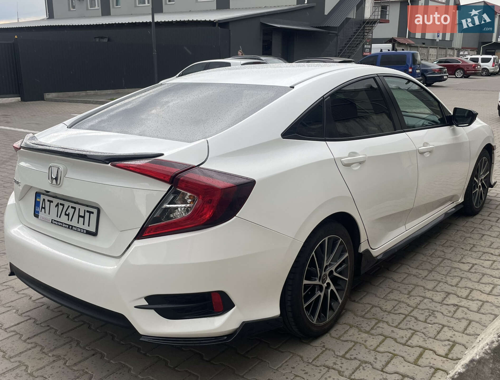 Honda Civic 2018 VIN 2HGFC2F50JH029139 фото оголошення 5 з 16