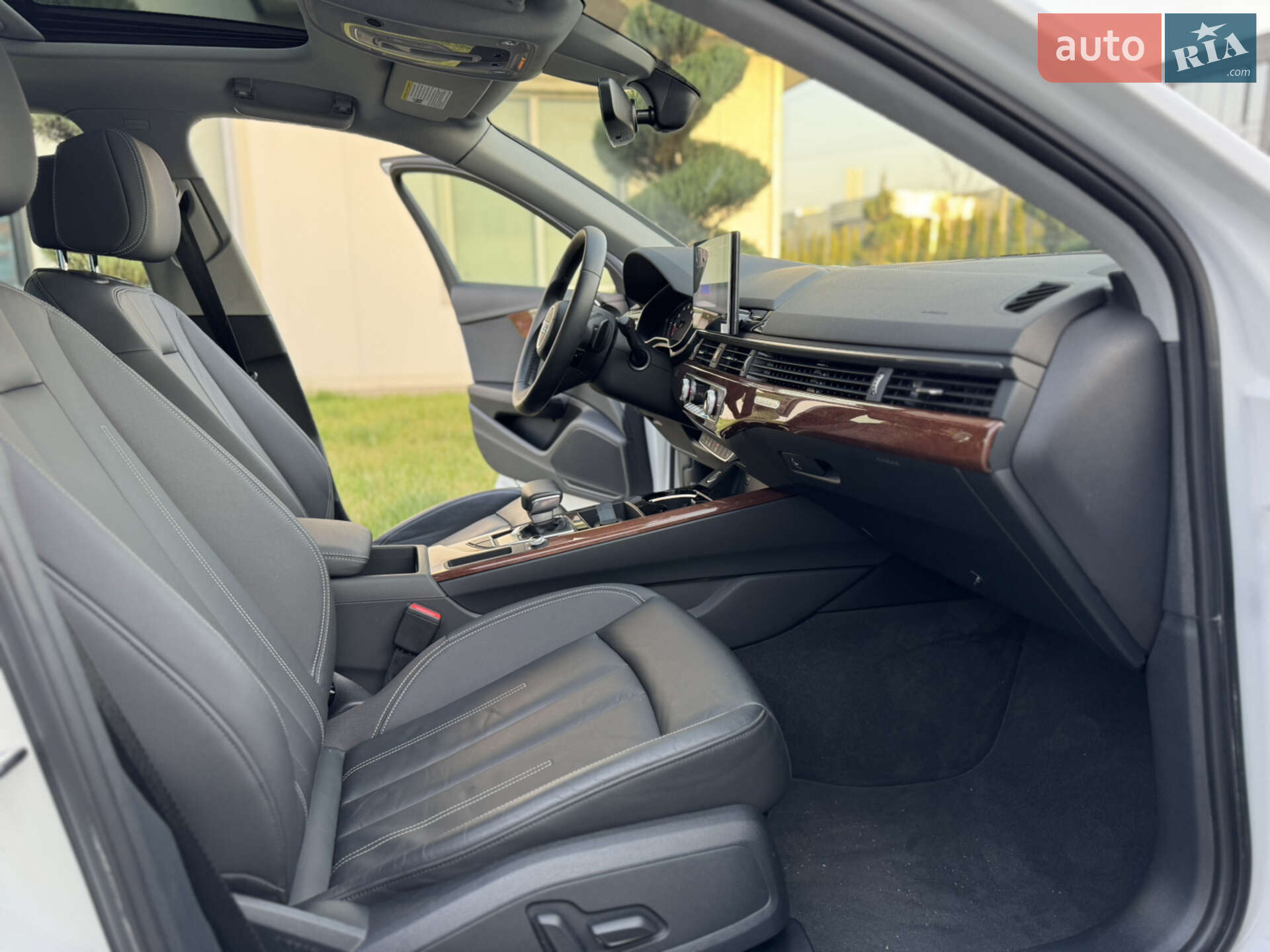 Audi A4 2020 VIN WAUABAF47MN002641 фото оголошення 2 з 16