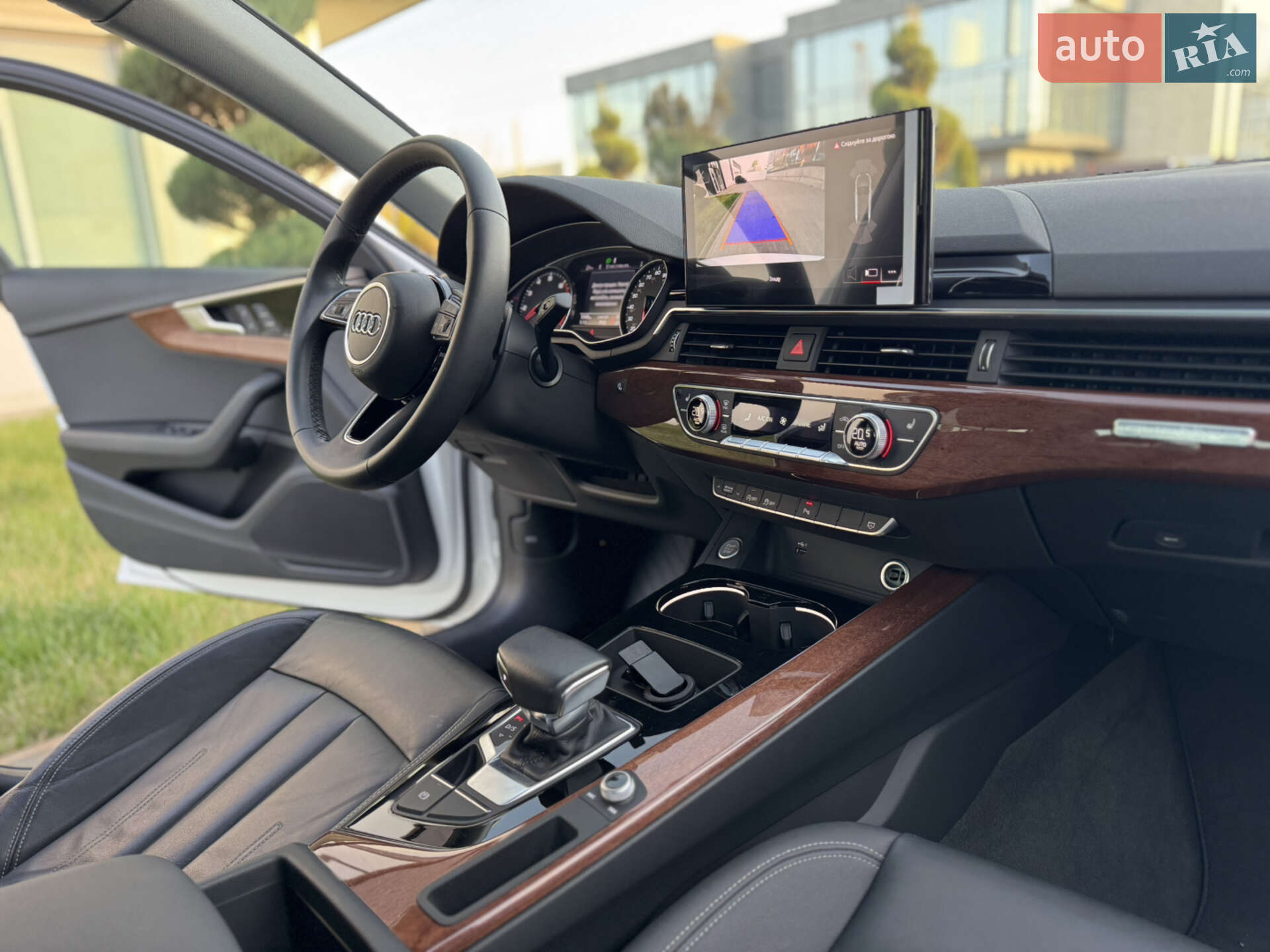 Audi A4 2020 VIN WAUABAF47MN002641 фото оголошення 4 з 16