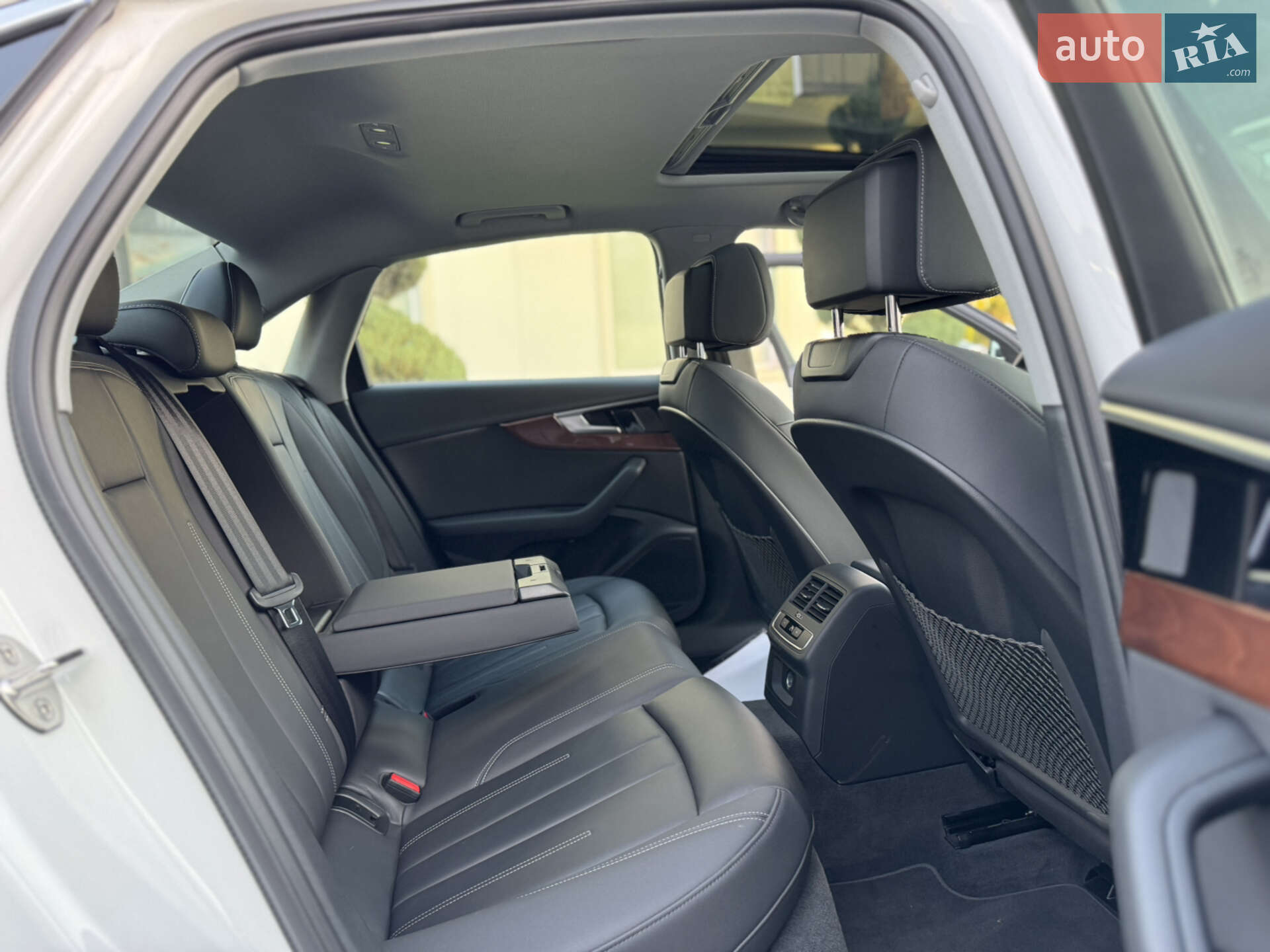 Audi A4 2020 VIN WAUABAF47MN002641 фото оголошення 6 з 16