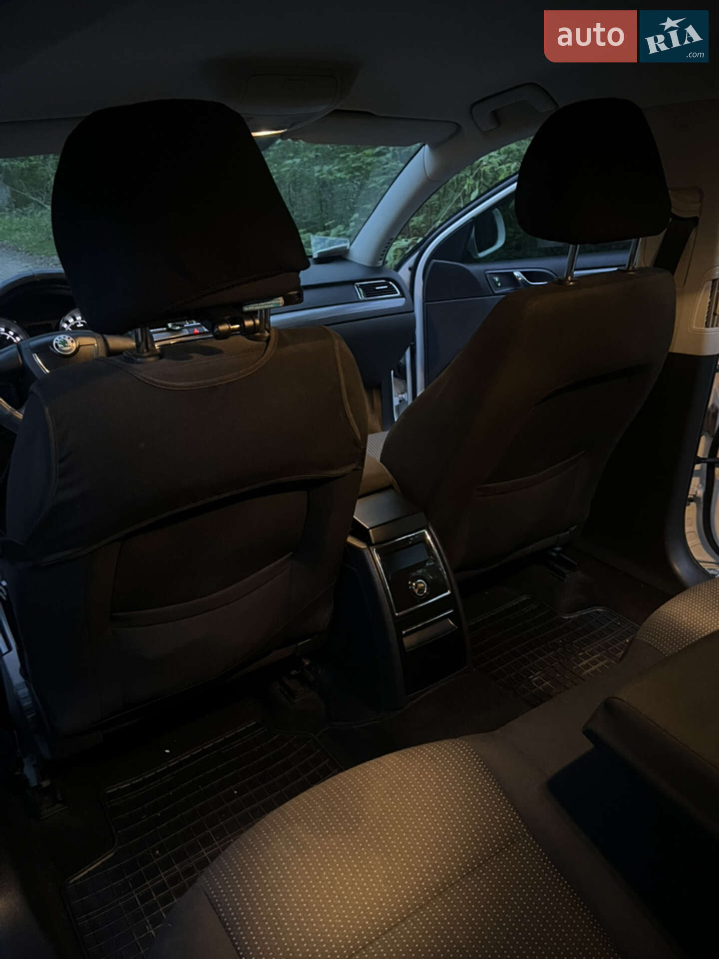 Skoda Superb 2010 VIN TMBAE73T2B9032077 фото оголошення 12 з 23