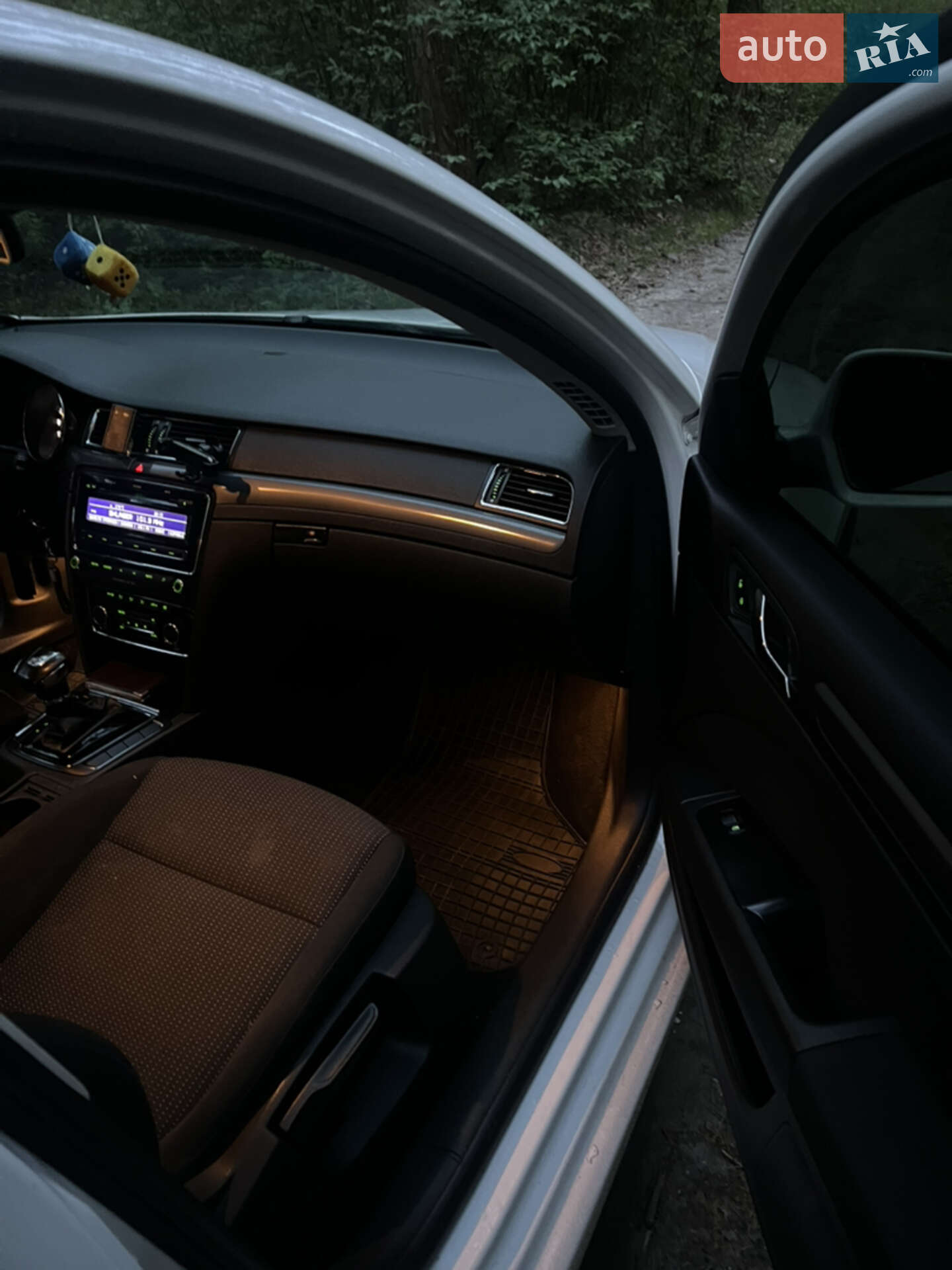 Skoda Superb 2010 VIN TMBAE73T2B9032077 фото оголошення 18 з 23
