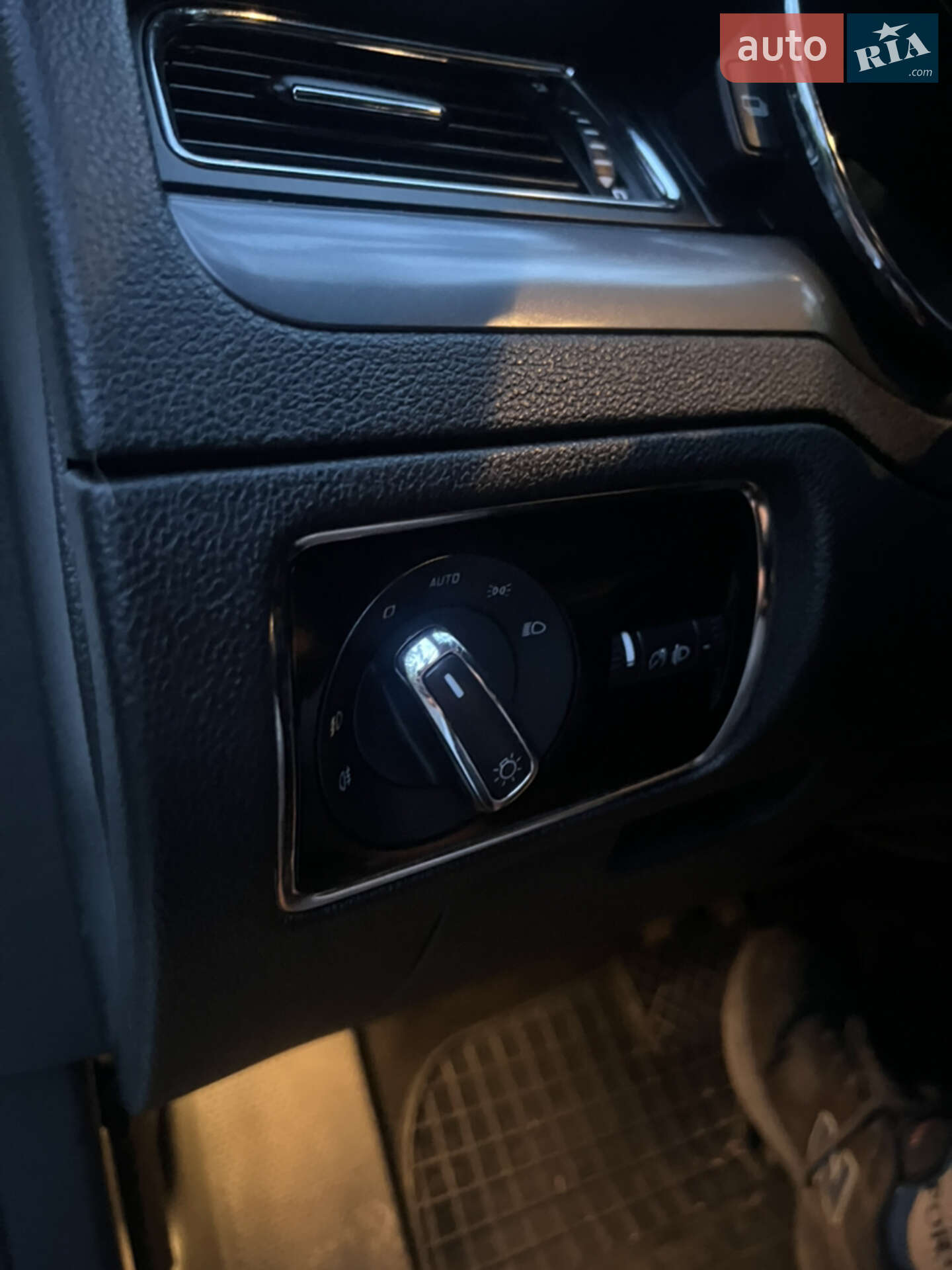 Skoda Superb 2010 VIN TMBAE73T2B9032077 фото оголошення 22 з 23