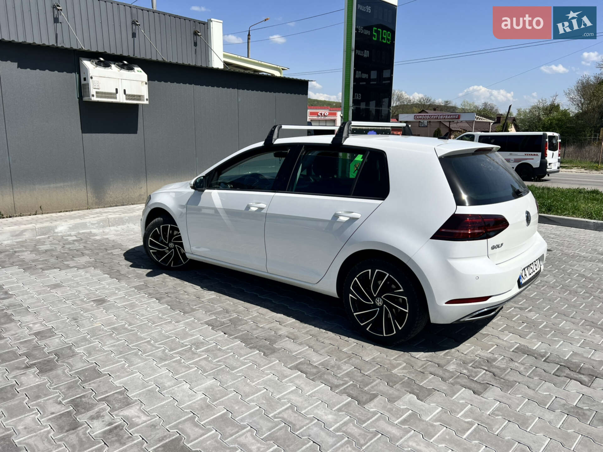 Volkswagen Golf 2020 VIN WVWZZZAUZLW137519 фото оголошення 13 з 15