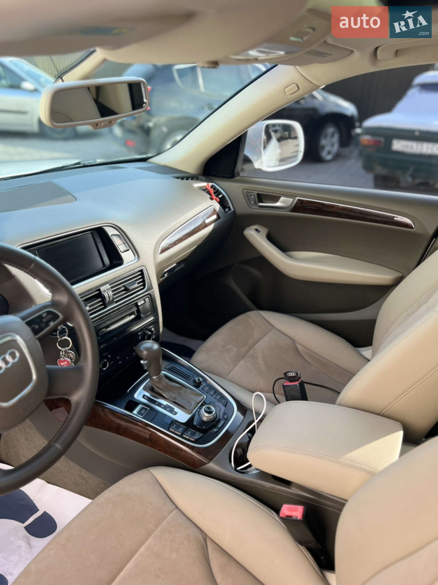Audi Q5 2012 VIN WA1LFAFP0CA083377 фото оголошення 4 з 7
