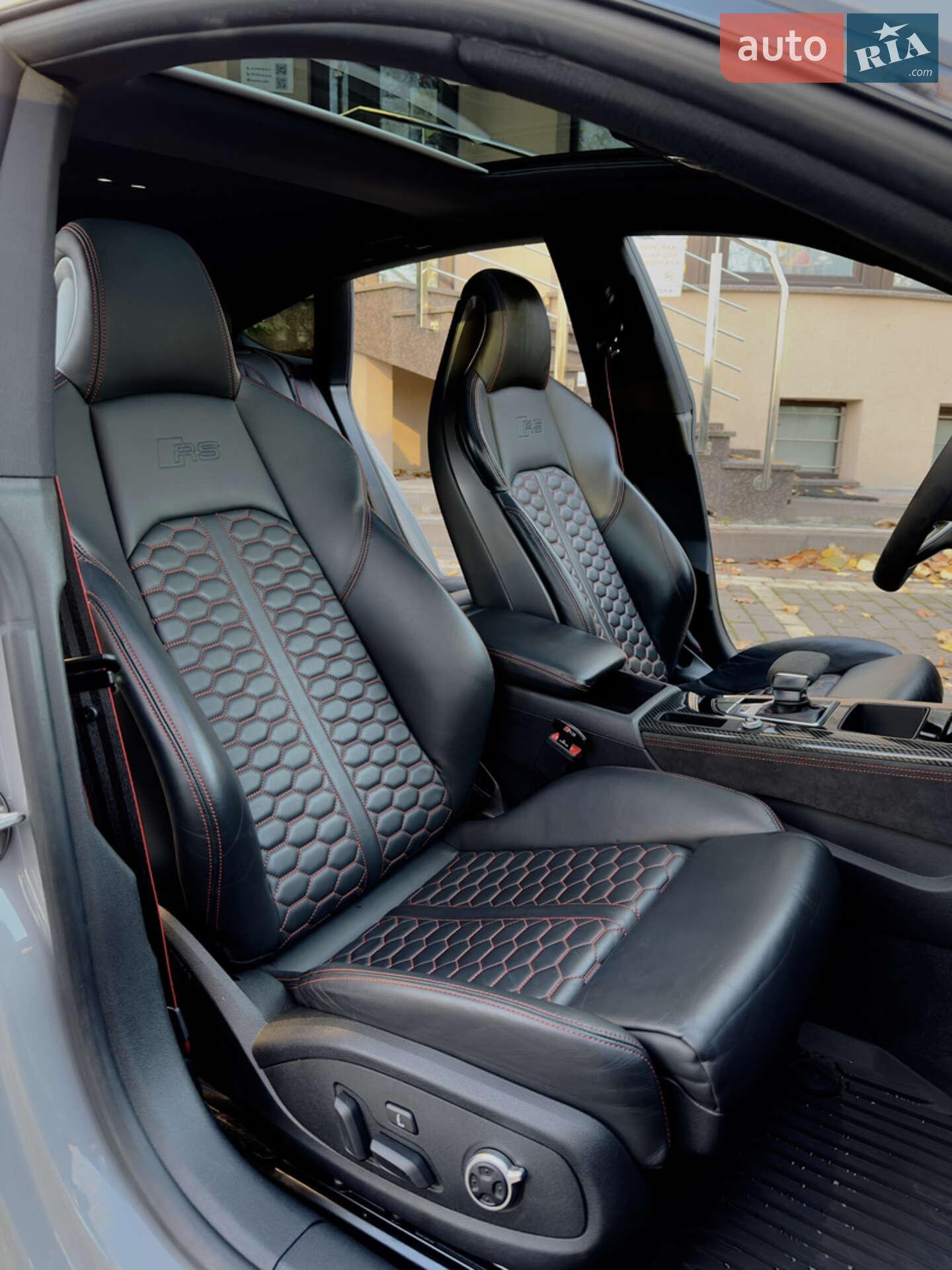 Audi RS5 2021 VIN WUAAWCF58NA900432 фото оголошення 17 з 22