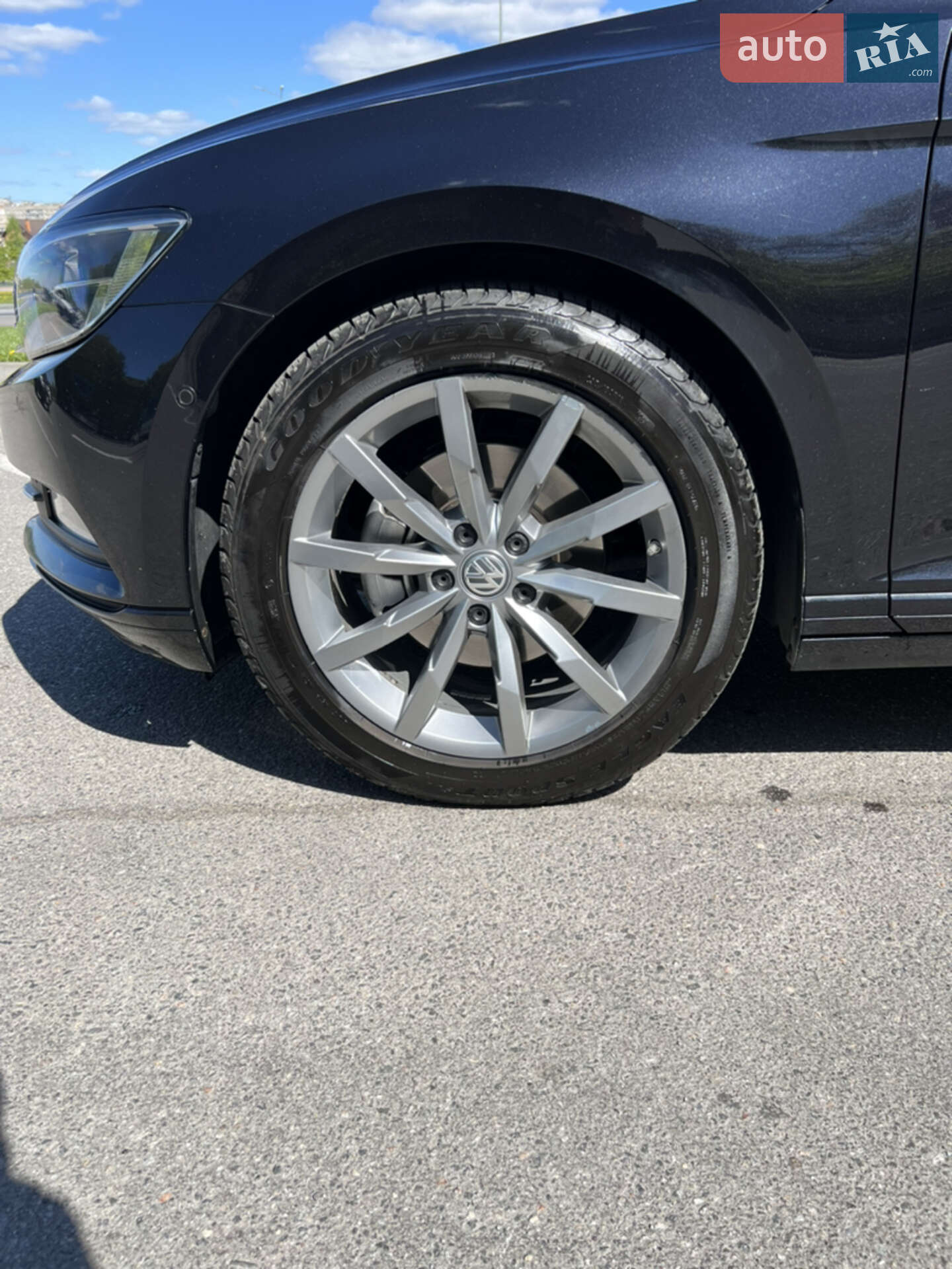Volkswagen Passat 2015 VIN WVWZZZ3CZGE114231 фото оголошення 3 з 31