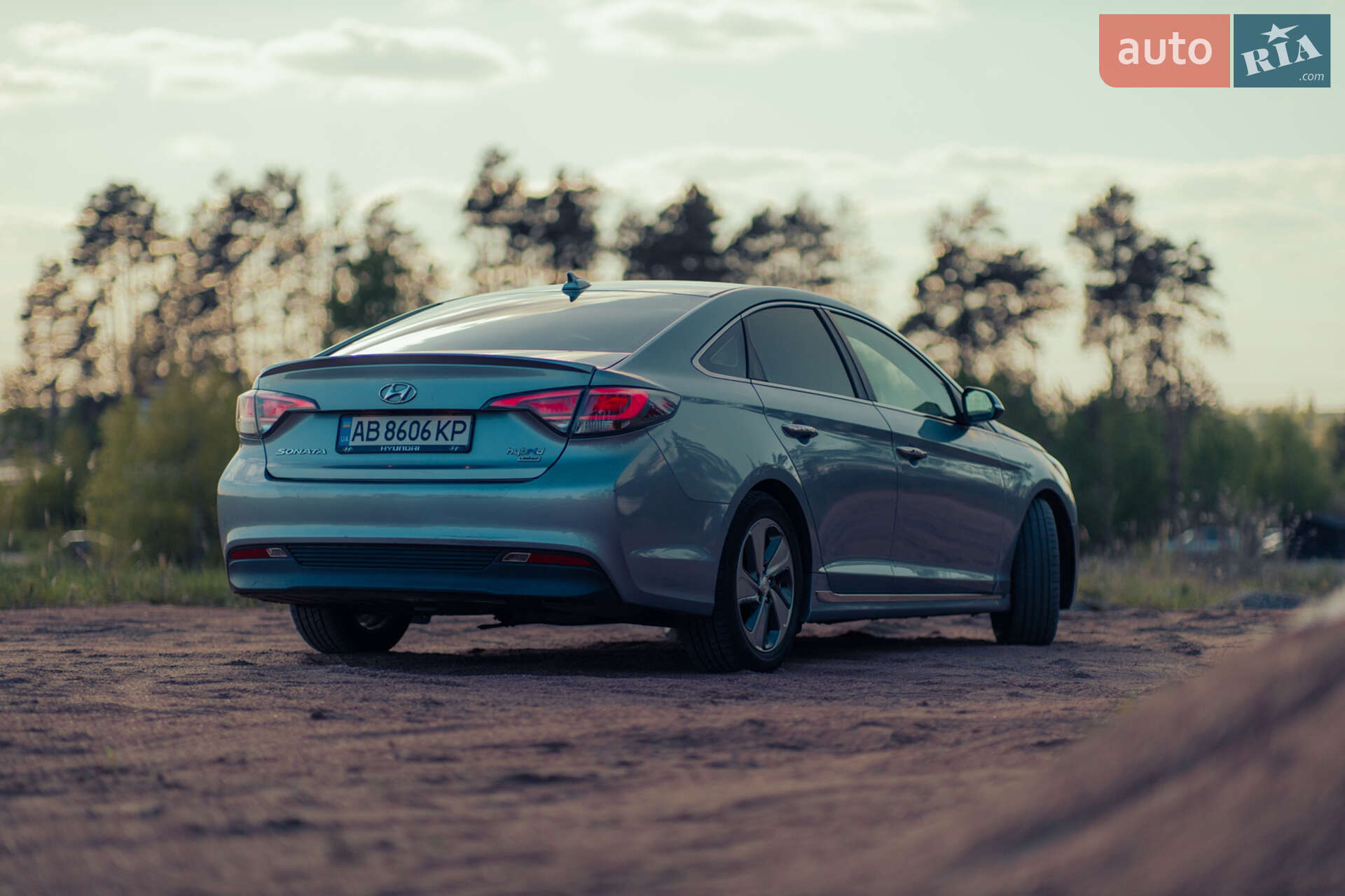 Hyundai Sonata 2016 VIN KMHE34L17HA050971 фото оголошення 3 з 17