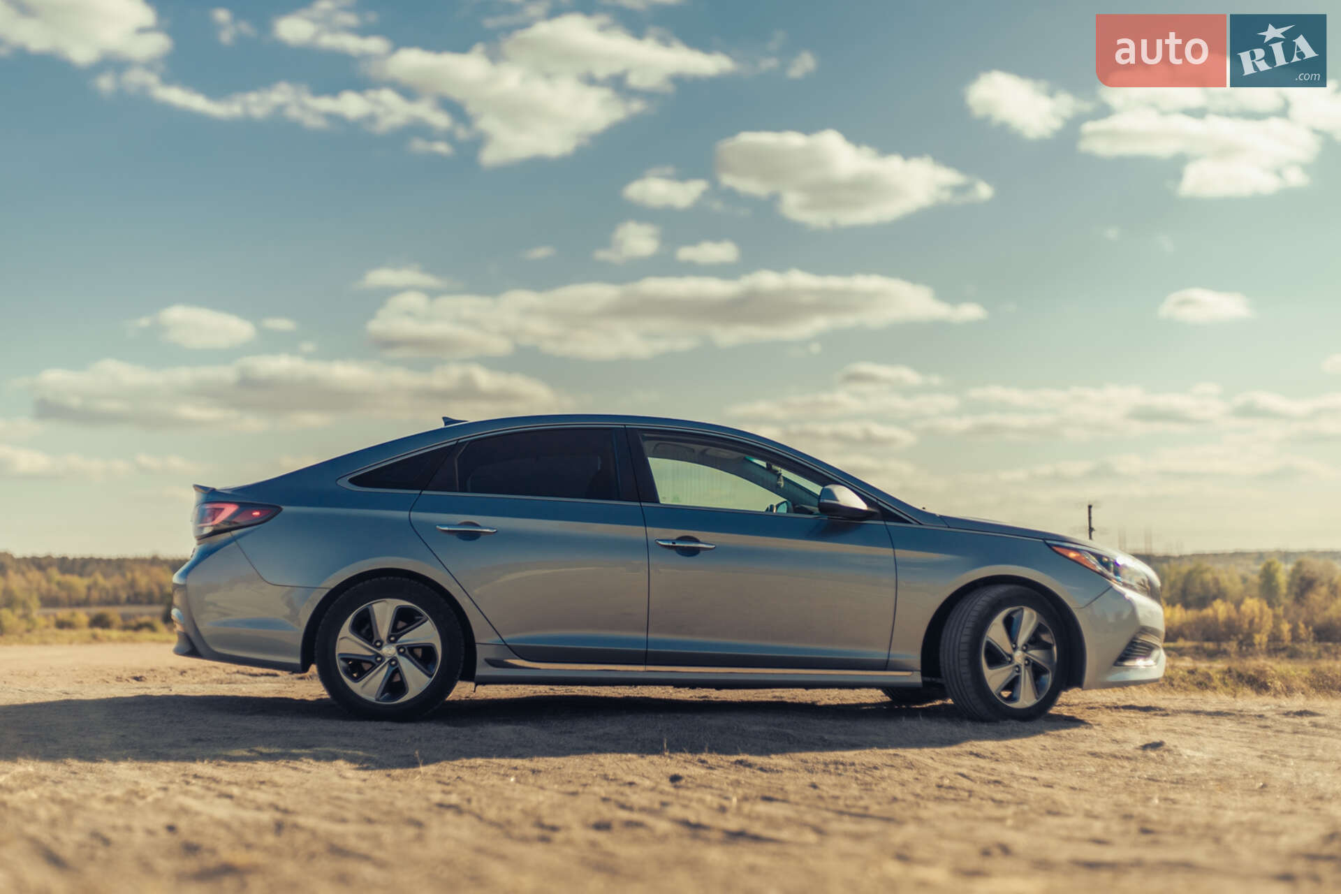 Hyundai Sonata 2016 VIN KMHE34L17HA050971 фото оголошення 4 з 17