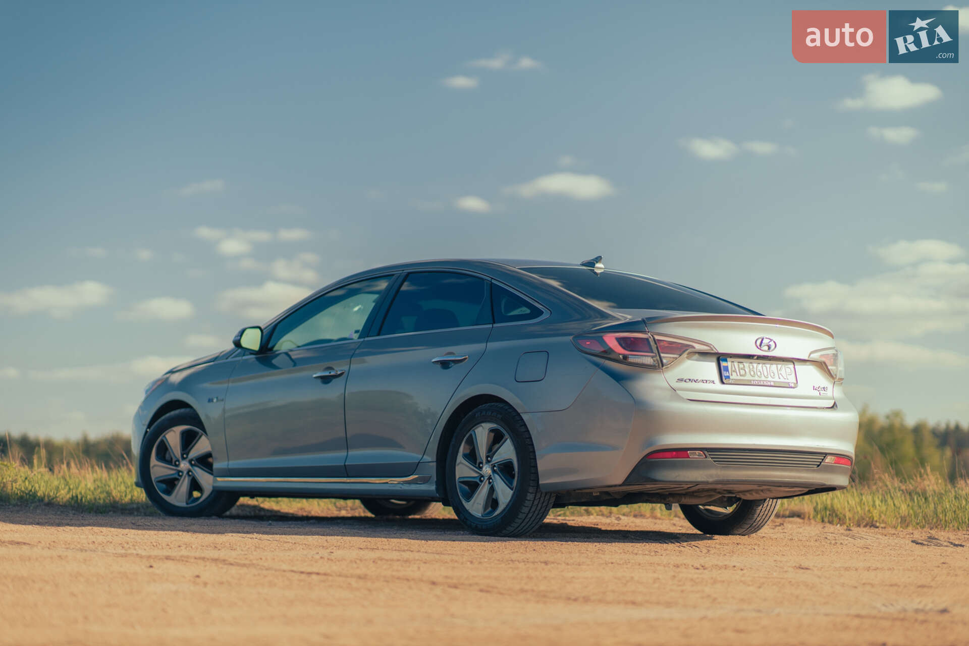 Hyundai Sonata 2016 VIN KMHE34L17HA050971 фото оголошення 5 з 17