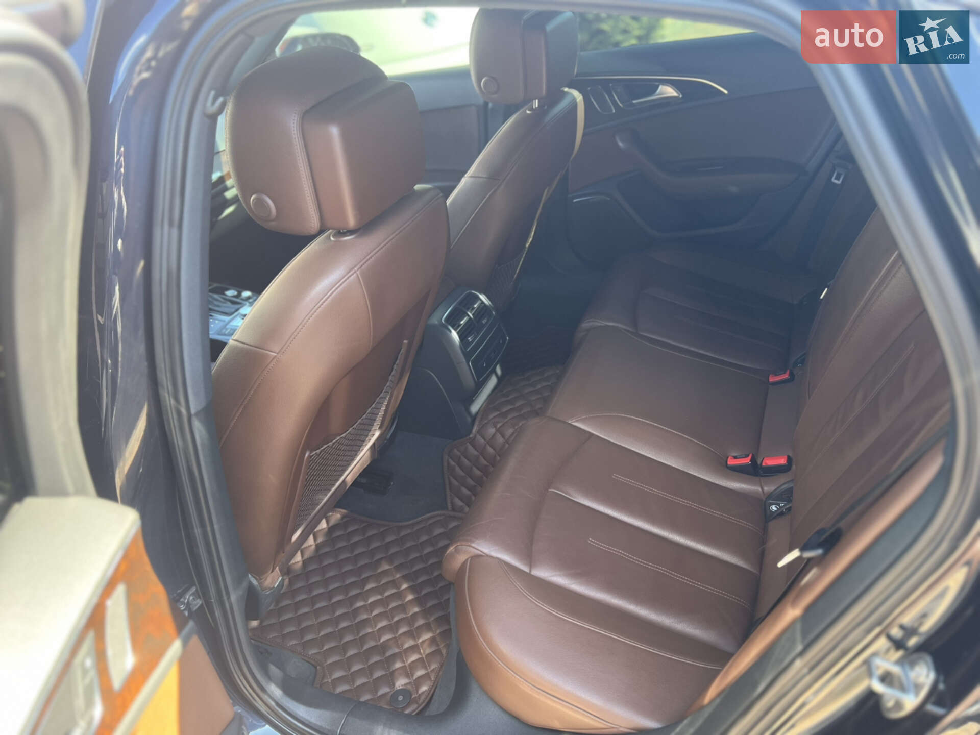 Audi A6 2015 VIN WAUFGAFC9GN128907 фото оголошення 4 з 10