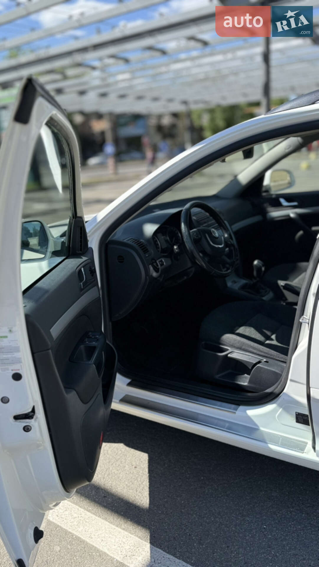 Skoda Octavia 2013 VIN TMBHE61ZXD2140152 фото оголошення 4 з 36