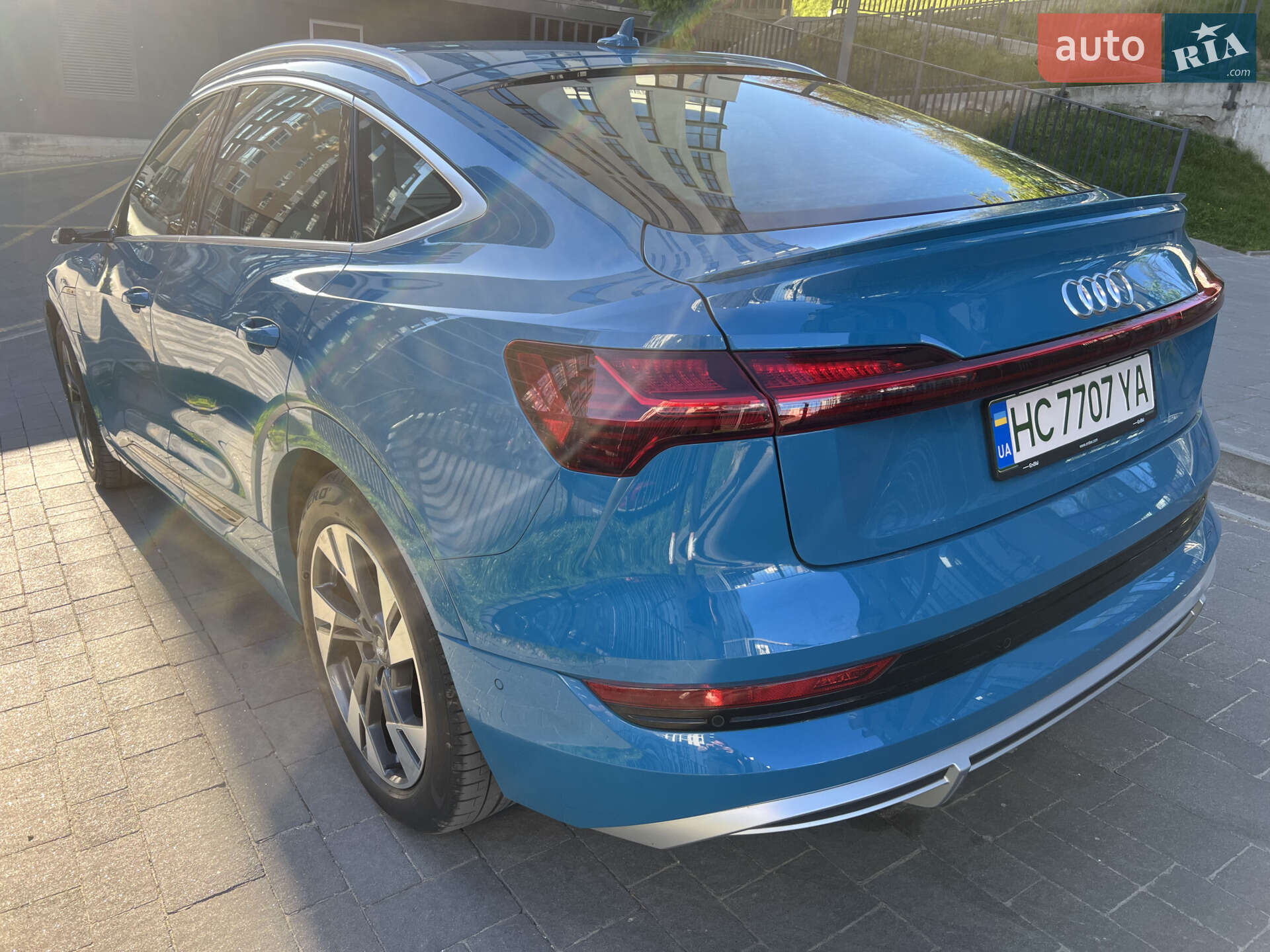 Audi e-tron Sportback 2020 VIN WAUZZZGE7LB037085 фото оголошення 5 з 47
