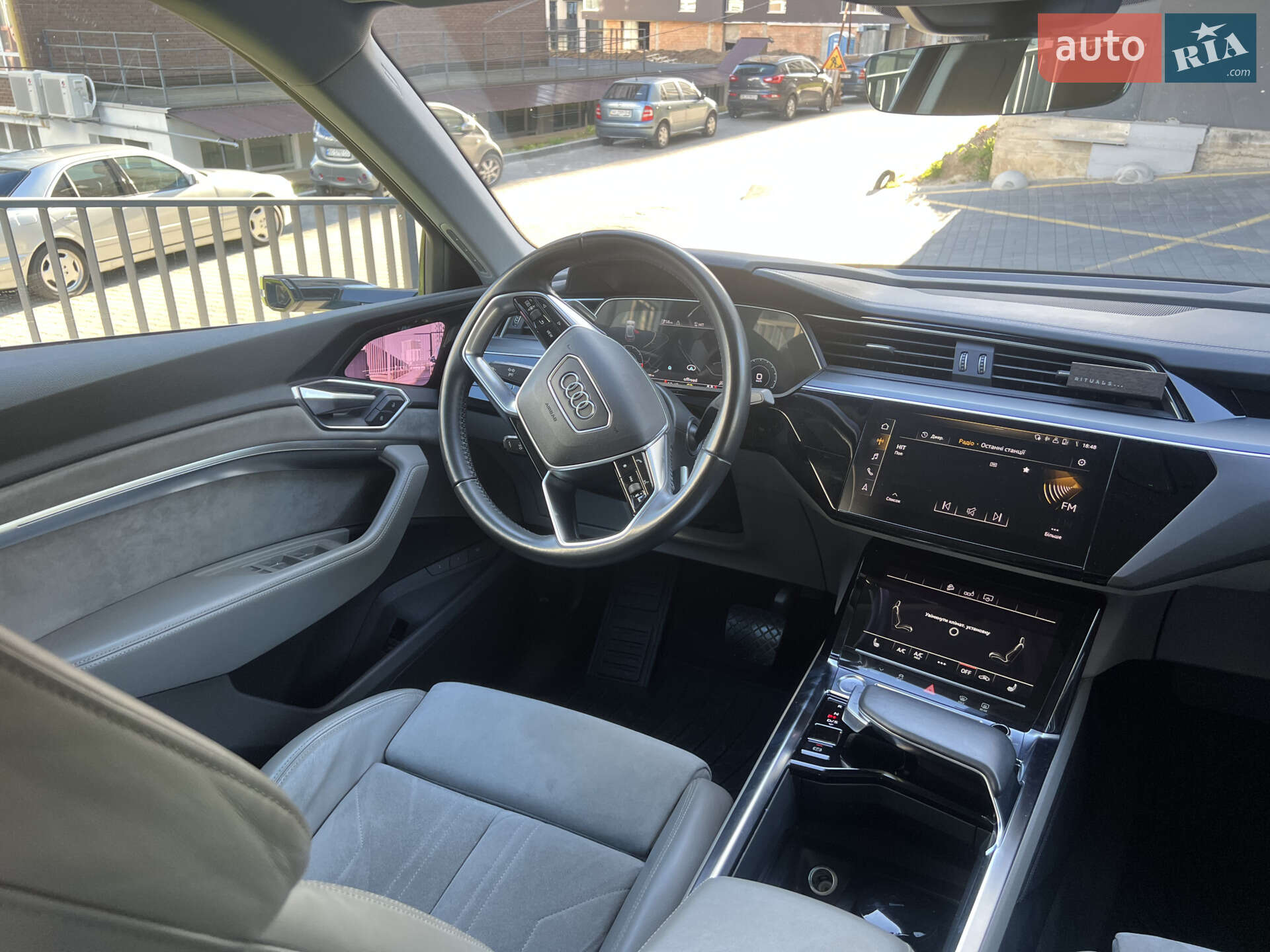 Audi e-tron Sportback 2020 VIN WAUZZZGE7LB037085 фото оголошення 11 з 47
