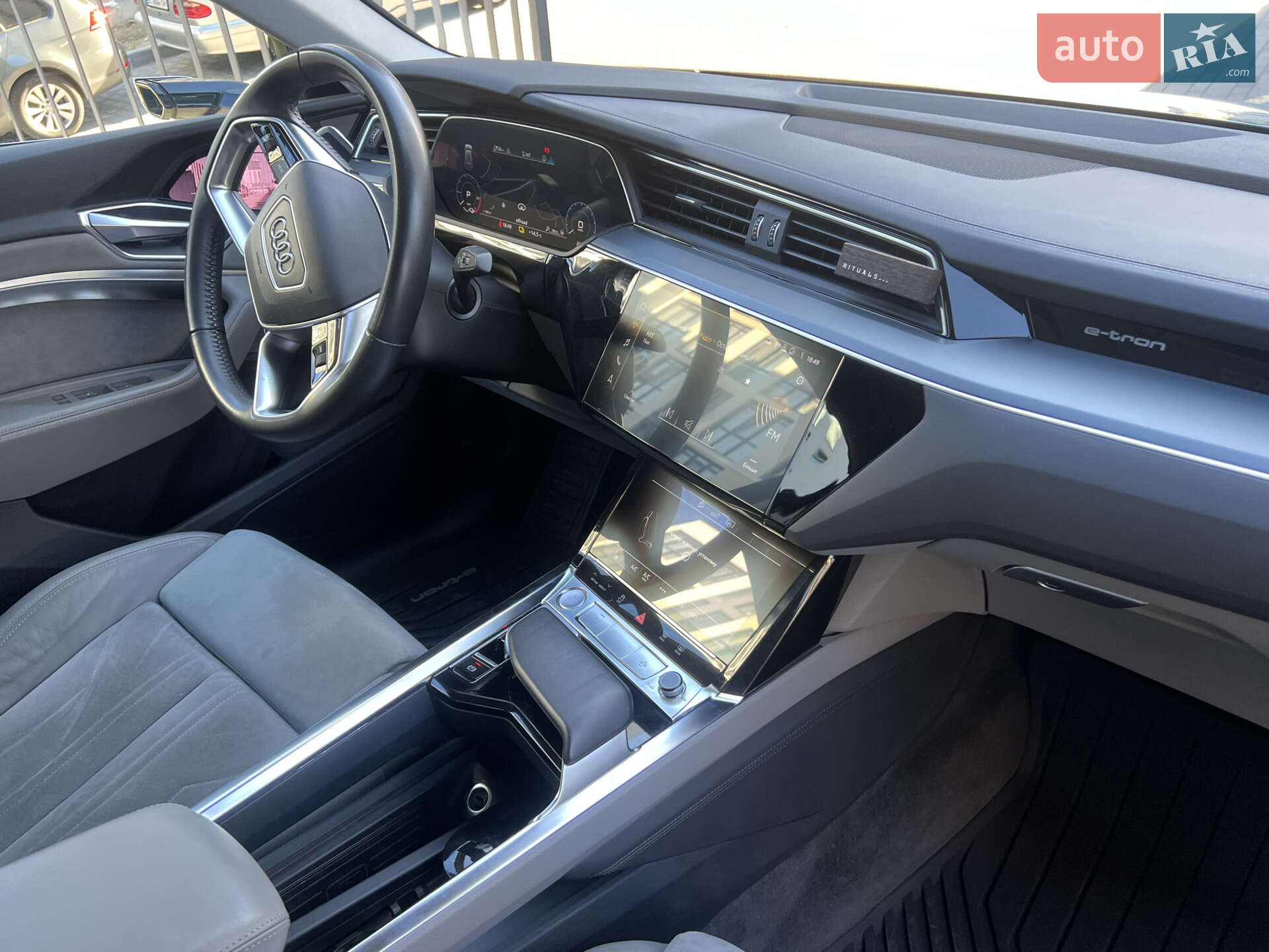 Audi e-tron Sportback 2020 VIN WAUZZZGE7LB037085 фото оголошення 16 з 47