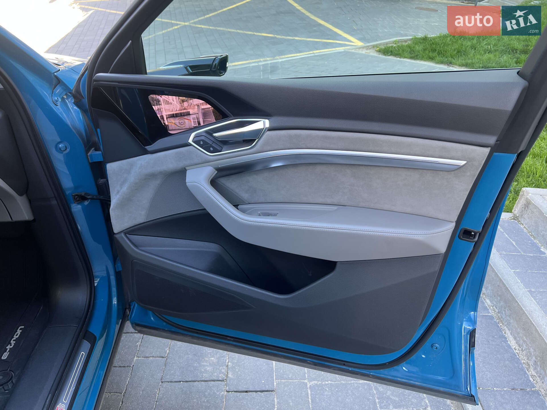 Audi e-tron Sportback 2020 VIN WAUZZZGE7LB037085 фото оголошення 17 з 47