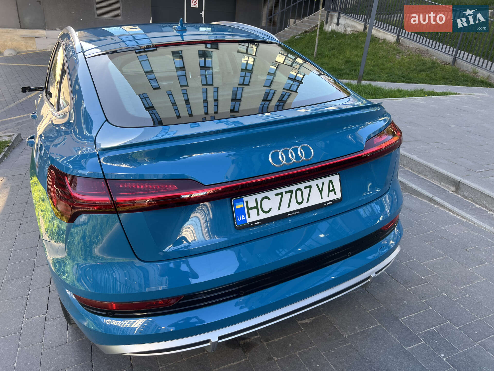 Audi e-tron Sportback 2020 VIN WAUZZZGE7LB037085 фото оголошення 32 з 47