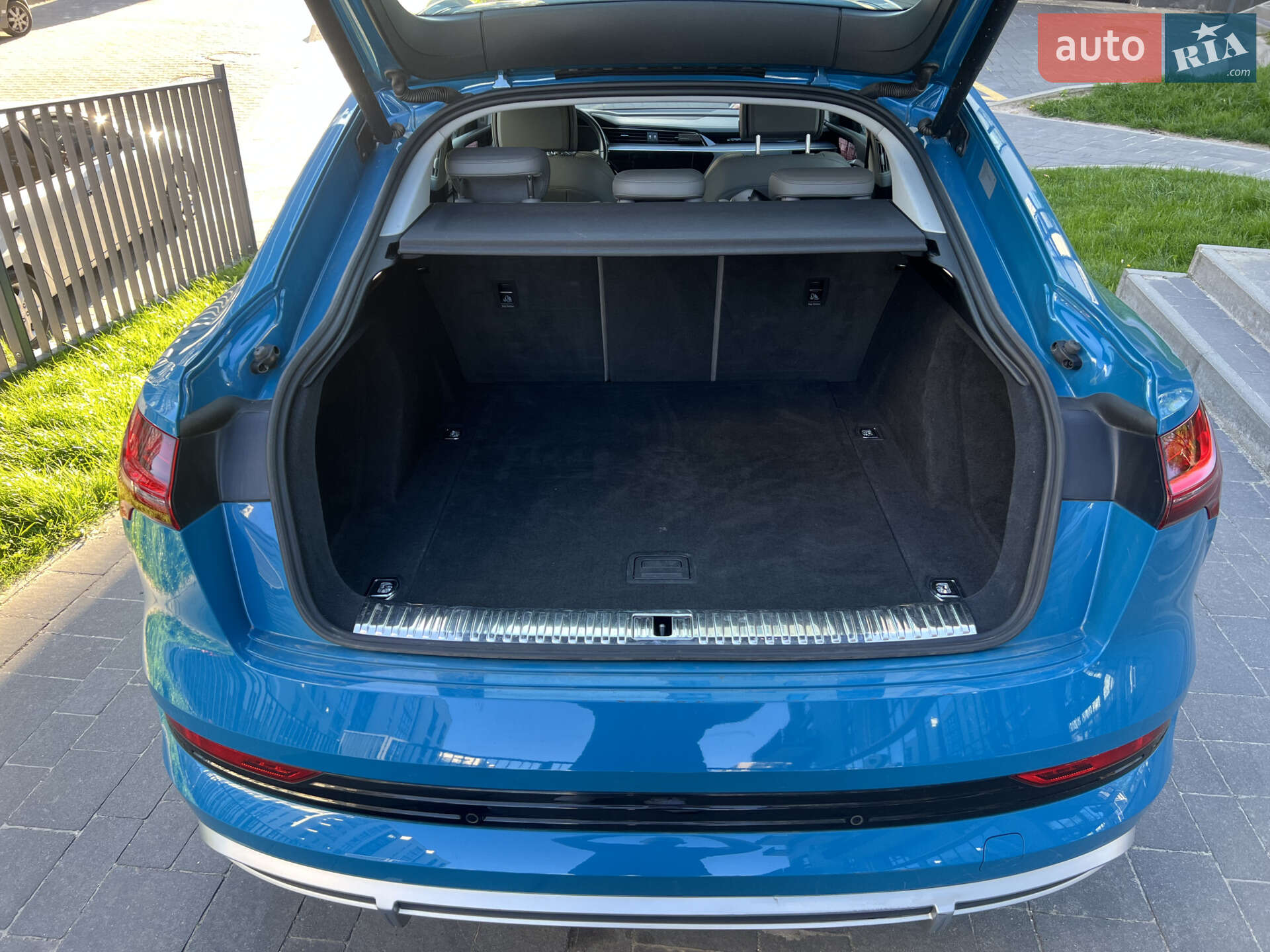 Audi e-tron Sportback 2020 VIN WAUZZZGE7LB037085 фото оголошення 34 з 47