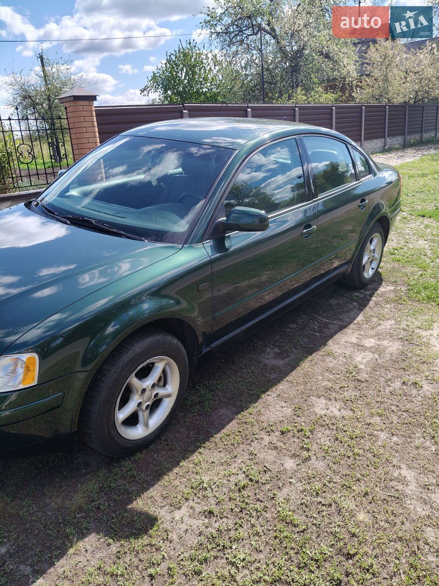 Volkswagen Passat 1997 VIN WVWZZZ3BZVE084148 фото оголошення 2 з 16