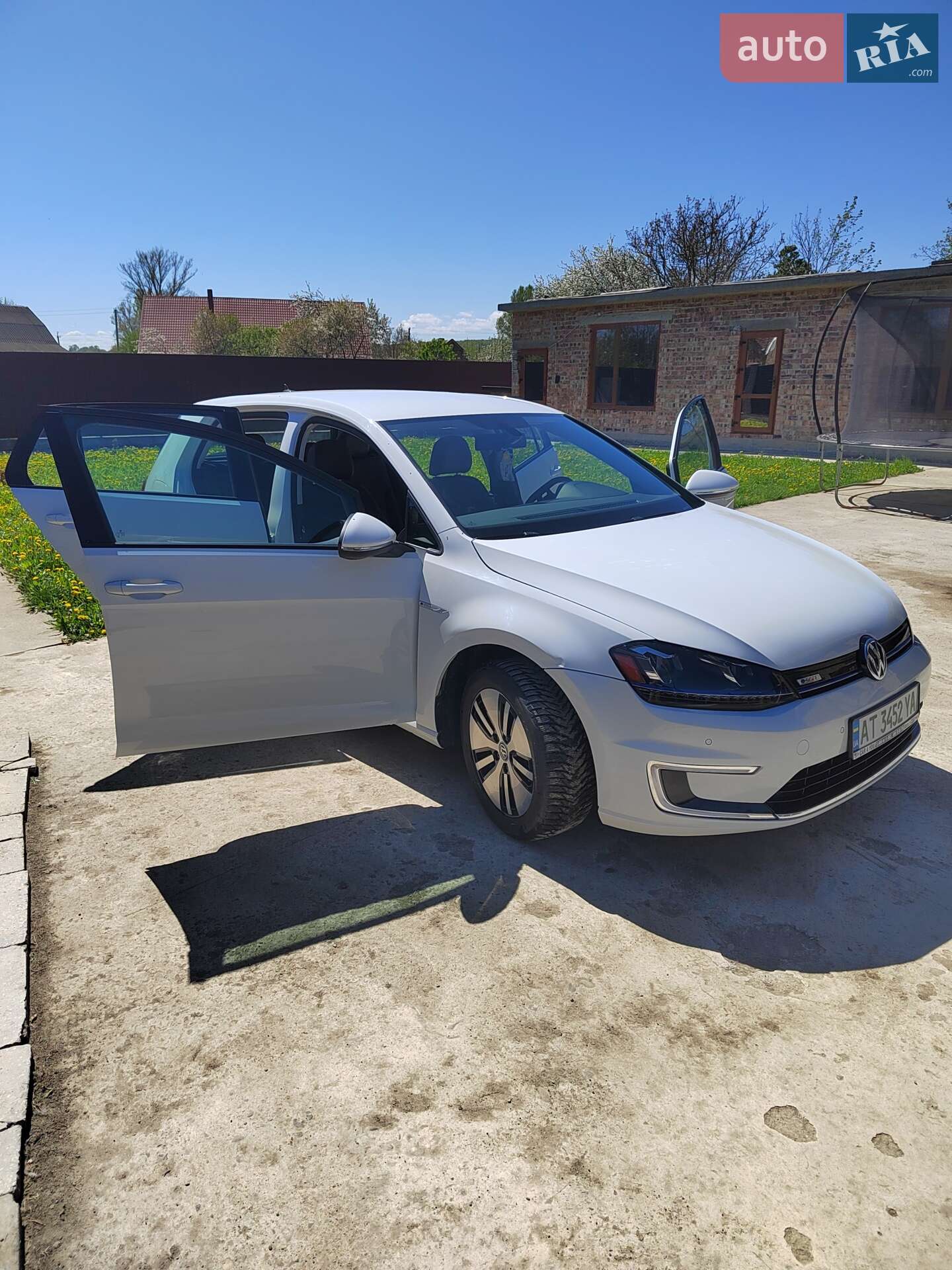 Volkswagen e-Golf 2014 VIN WVWPP7AU1FW903929 фото оголошення 9 з 27