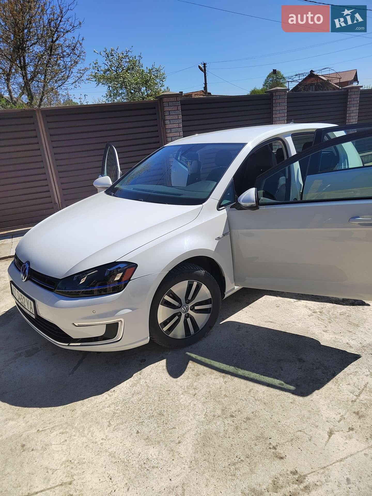Volkswagen e-Golf 2014 VIN WVWPP7AU1FW903929 фото оголошення 14 з 27