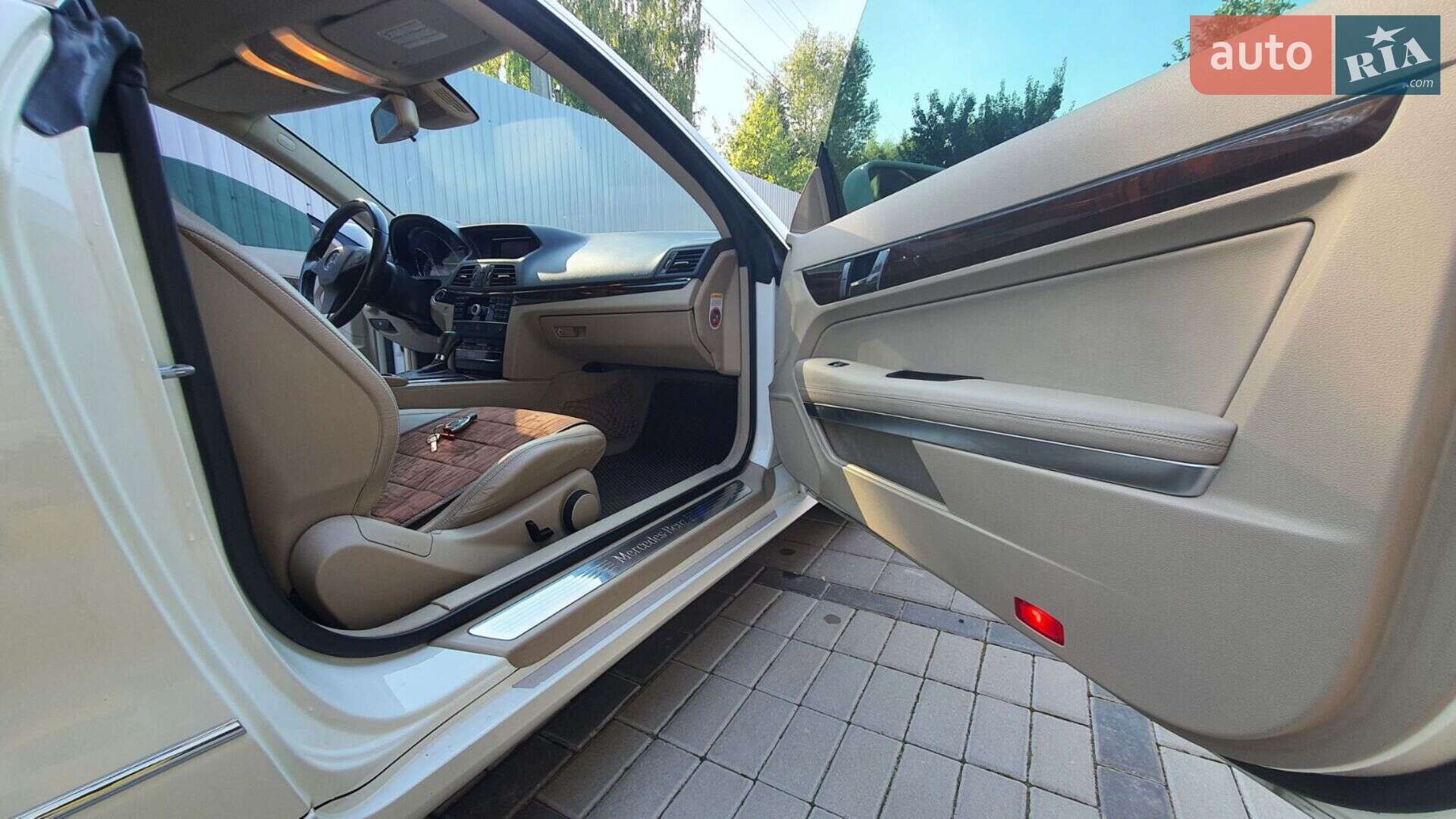 Mercedes-Benz E-Class 2011 VIN WDD2073481F113390 фото оголошення 2 з 5
