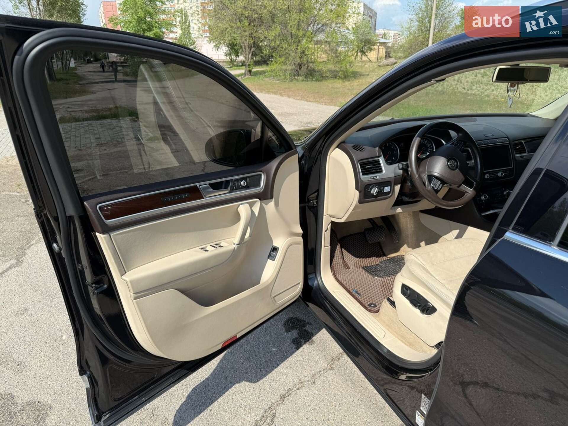 Volkswagen Touareg 2015 VIN WVGEP9BP7GD006005 фото оголошення 10 з 26